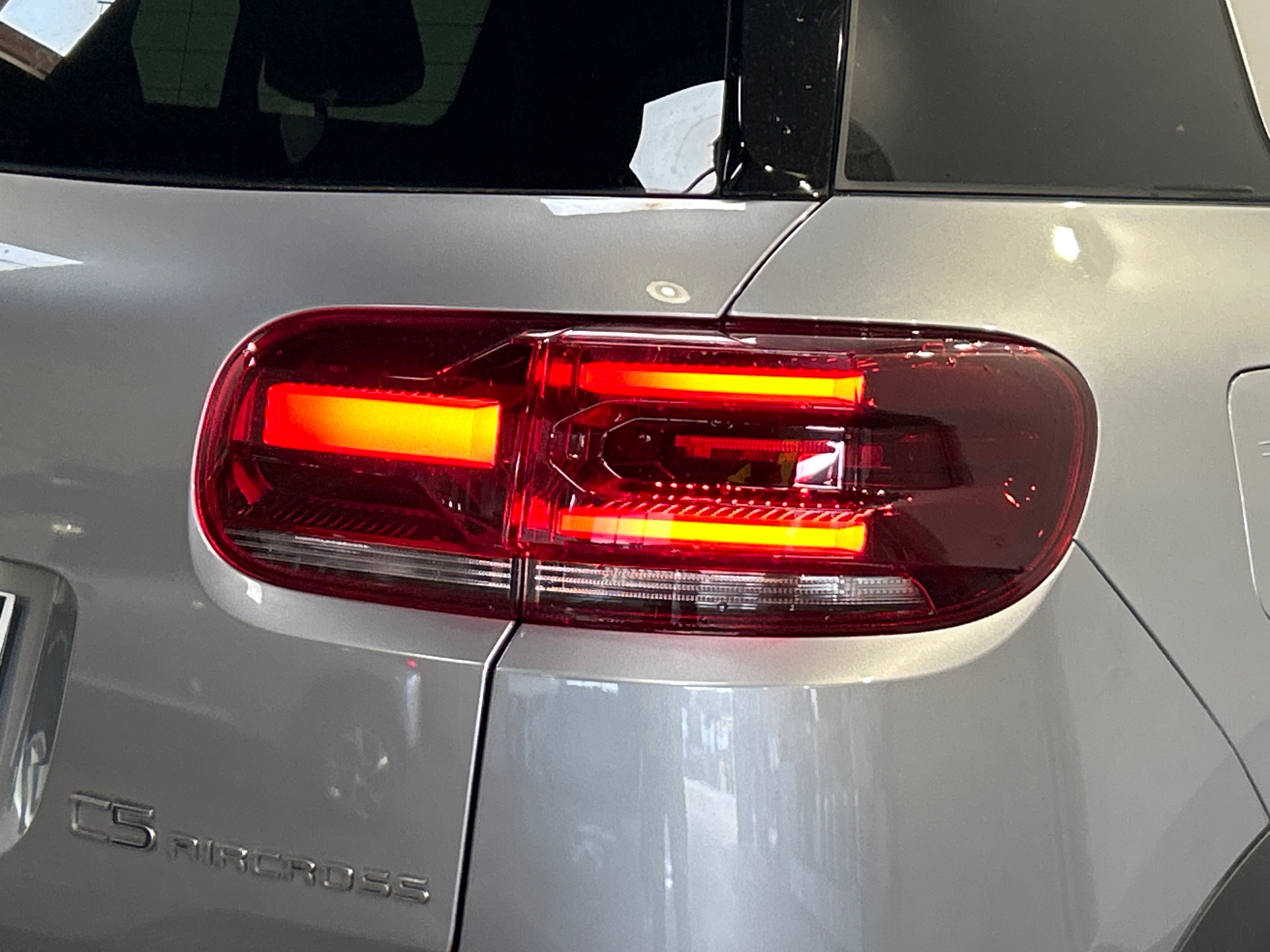 Photo 8 du véhicule CITROEN C5 AIRCROSS