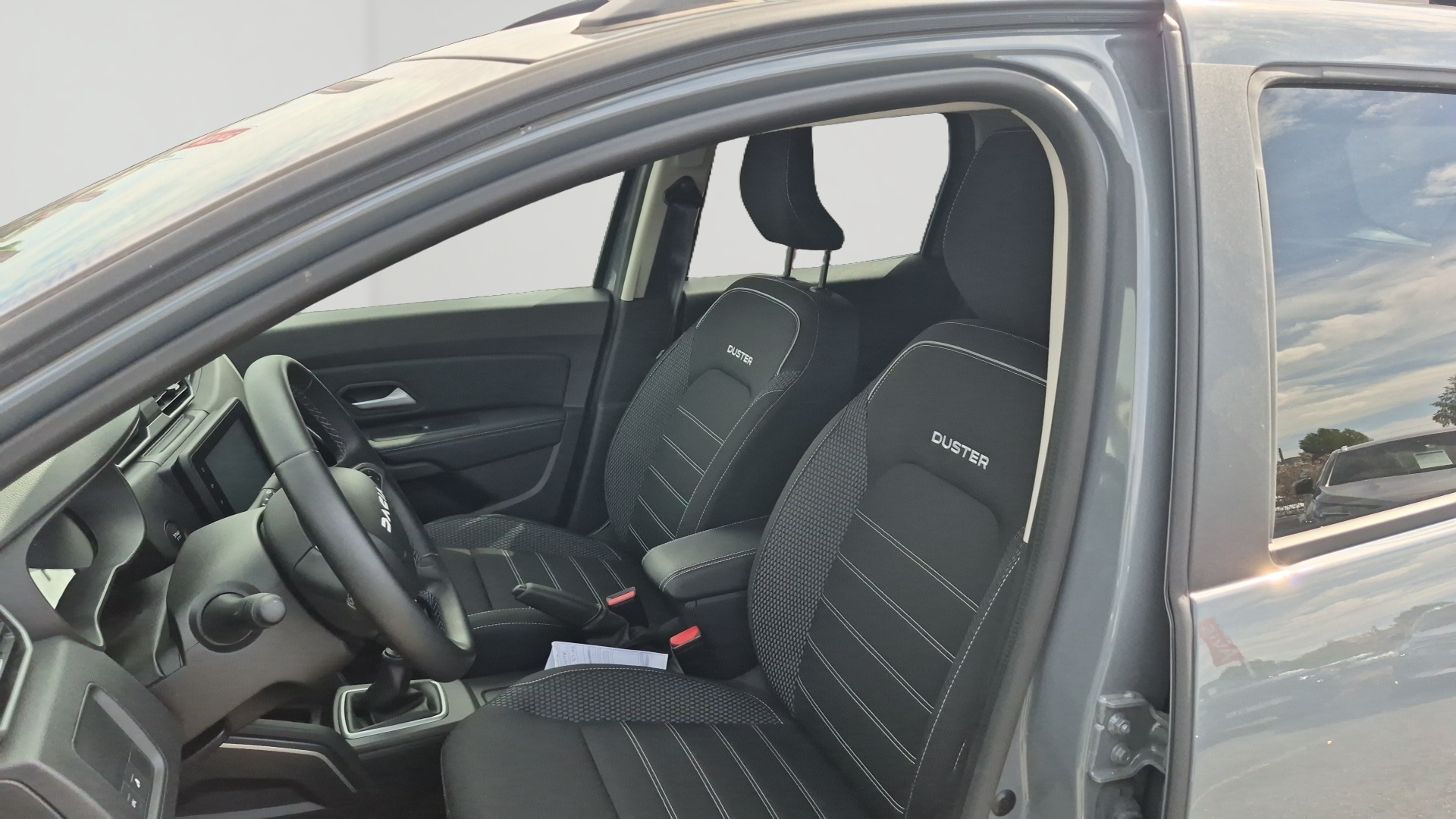Photo 10 du véhicule DACIA DUSTER