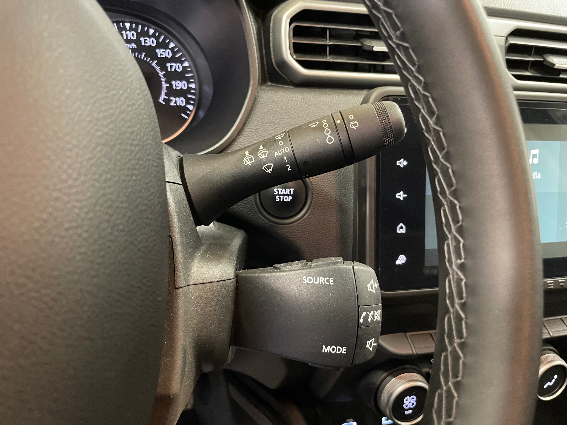 Photo 22 du véhicule DACIA DUSTER