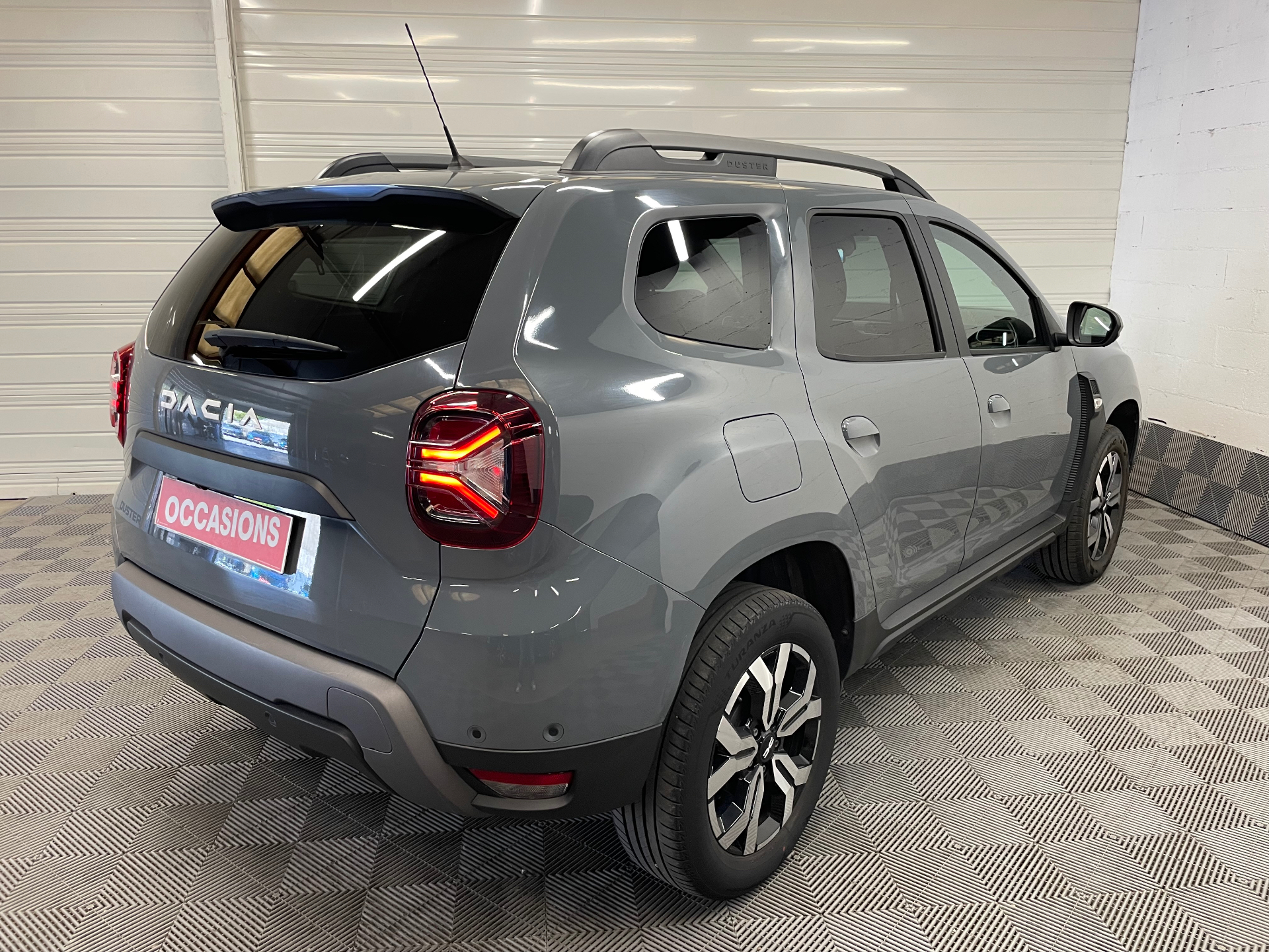 Photo 4 du véhicule DACIA DUSTER