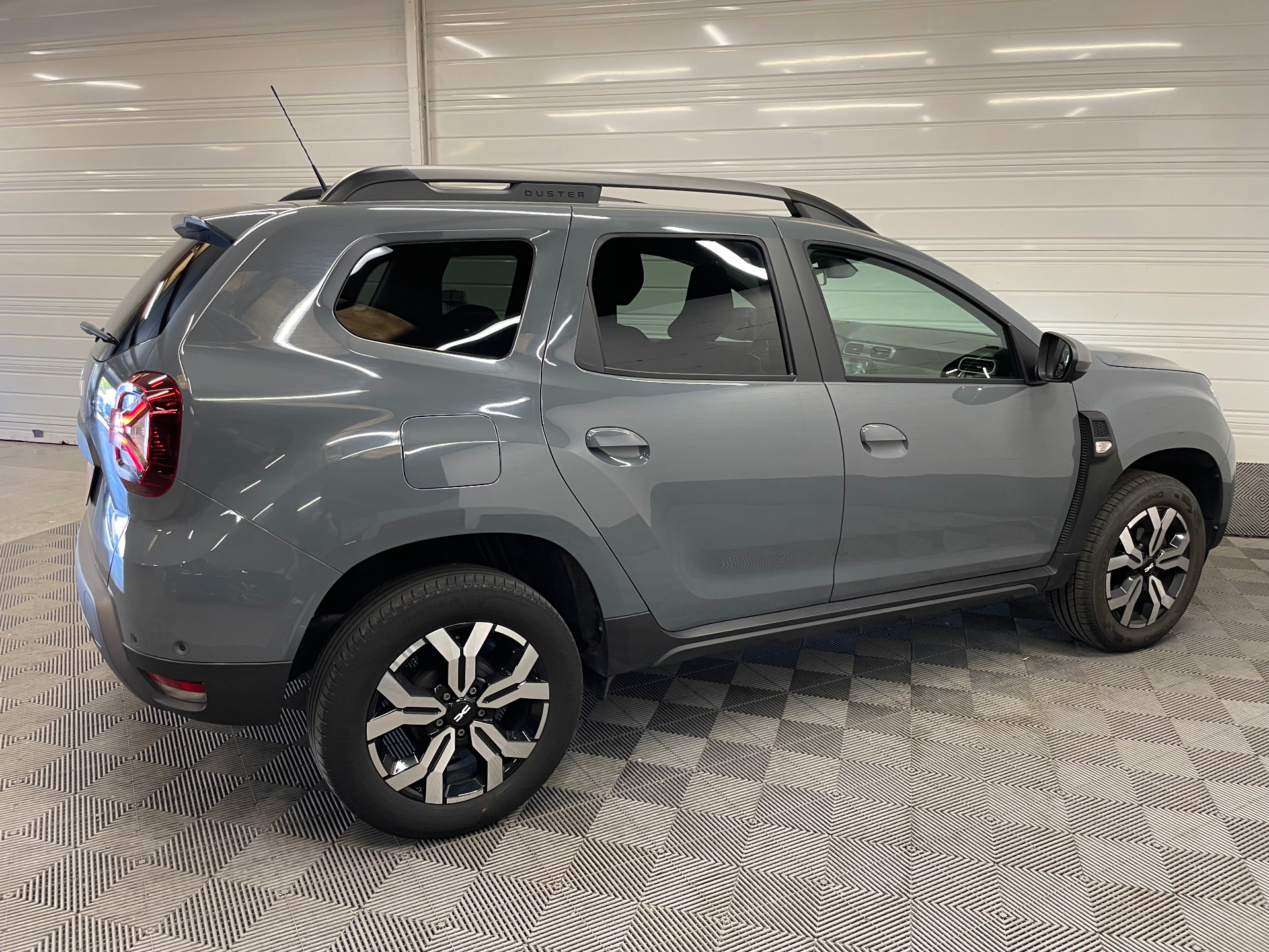 Photo 7 du véhicule DACIA DUSTER