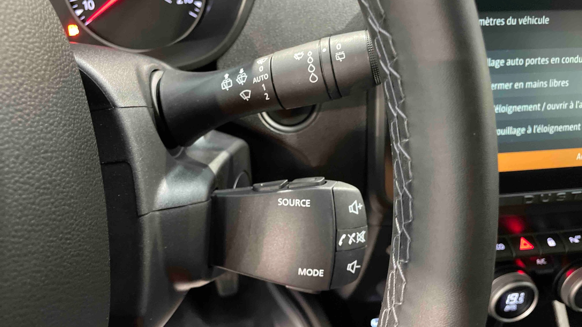 Photo 25 du véhicule DACIA DUSTER