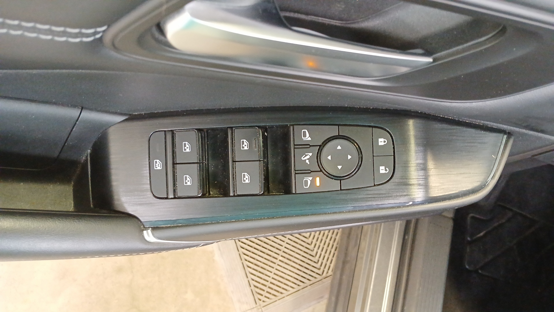 Photo 8 du véhicule NISSAN QASHQAI