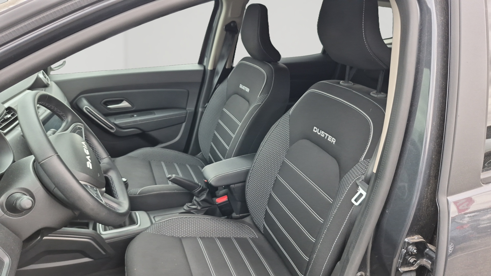 Photo 10 du véhicule DACIA DUSTER