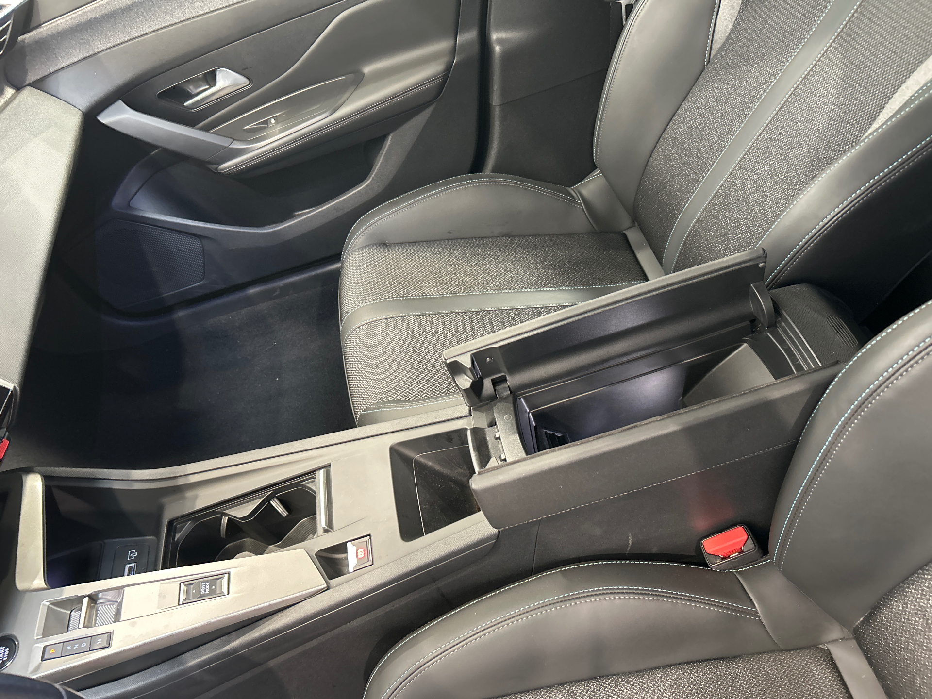 Photo 20 du véhicule PEUGEOT 308 SW