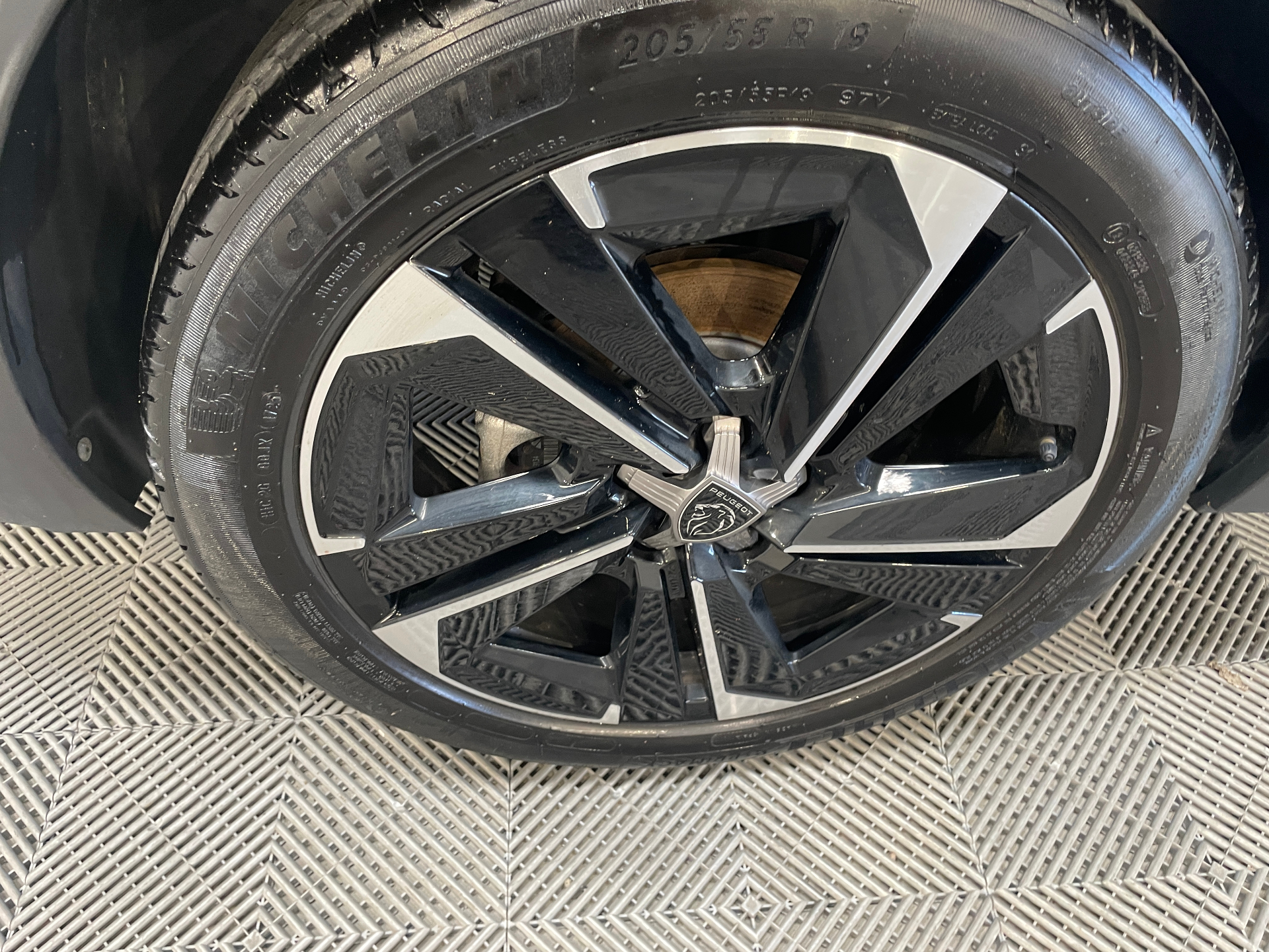Photo 42 du véhicule PEUGEOT 408