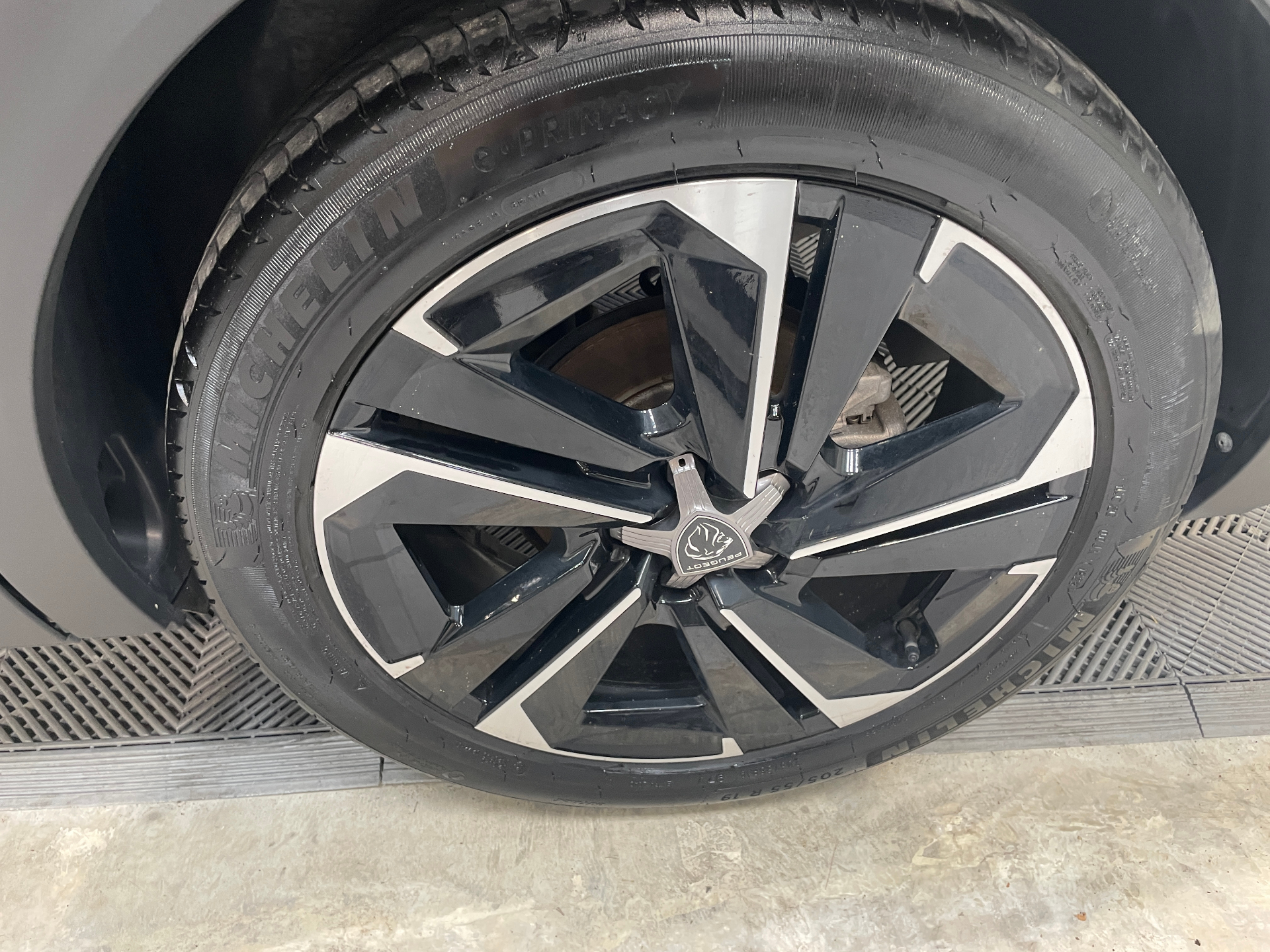 Photo 39 du véhicule PEUGEOT 408