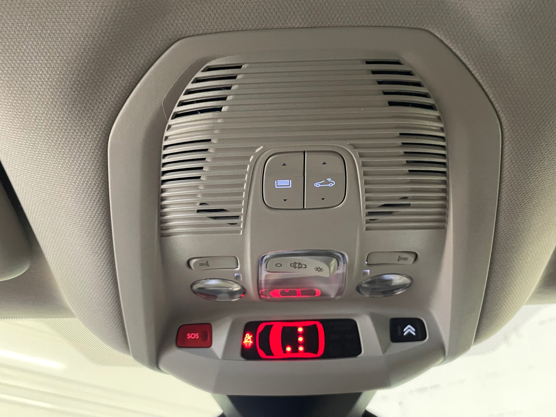 Photo 23 du véhicule CITROEN C5 AIRCROSS