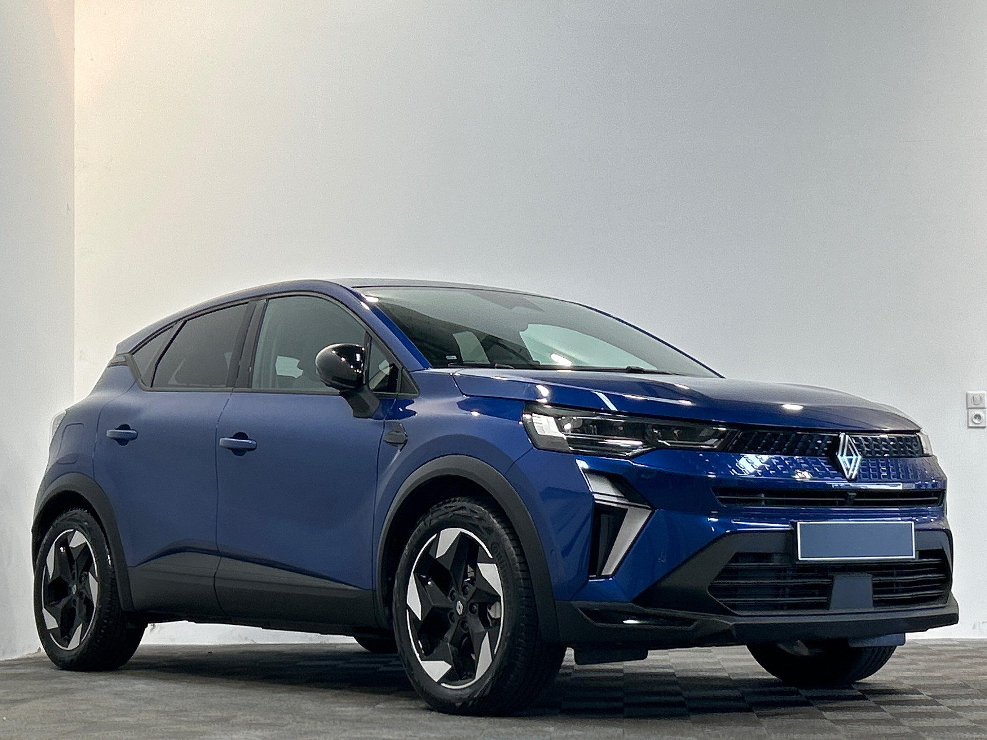 Photo 2 du véhicule RENAULT CAPTUR