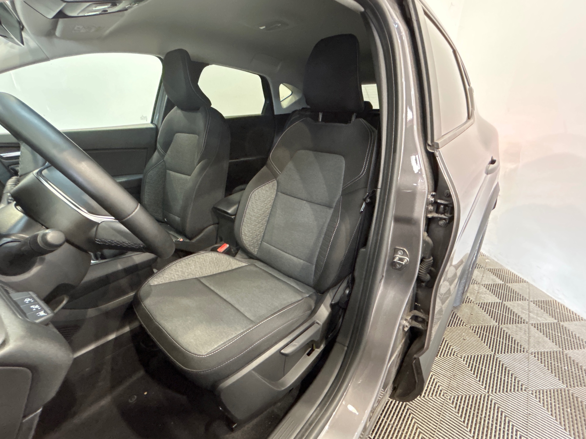 Photo 9 du véhicule RENAULT CAPTUR