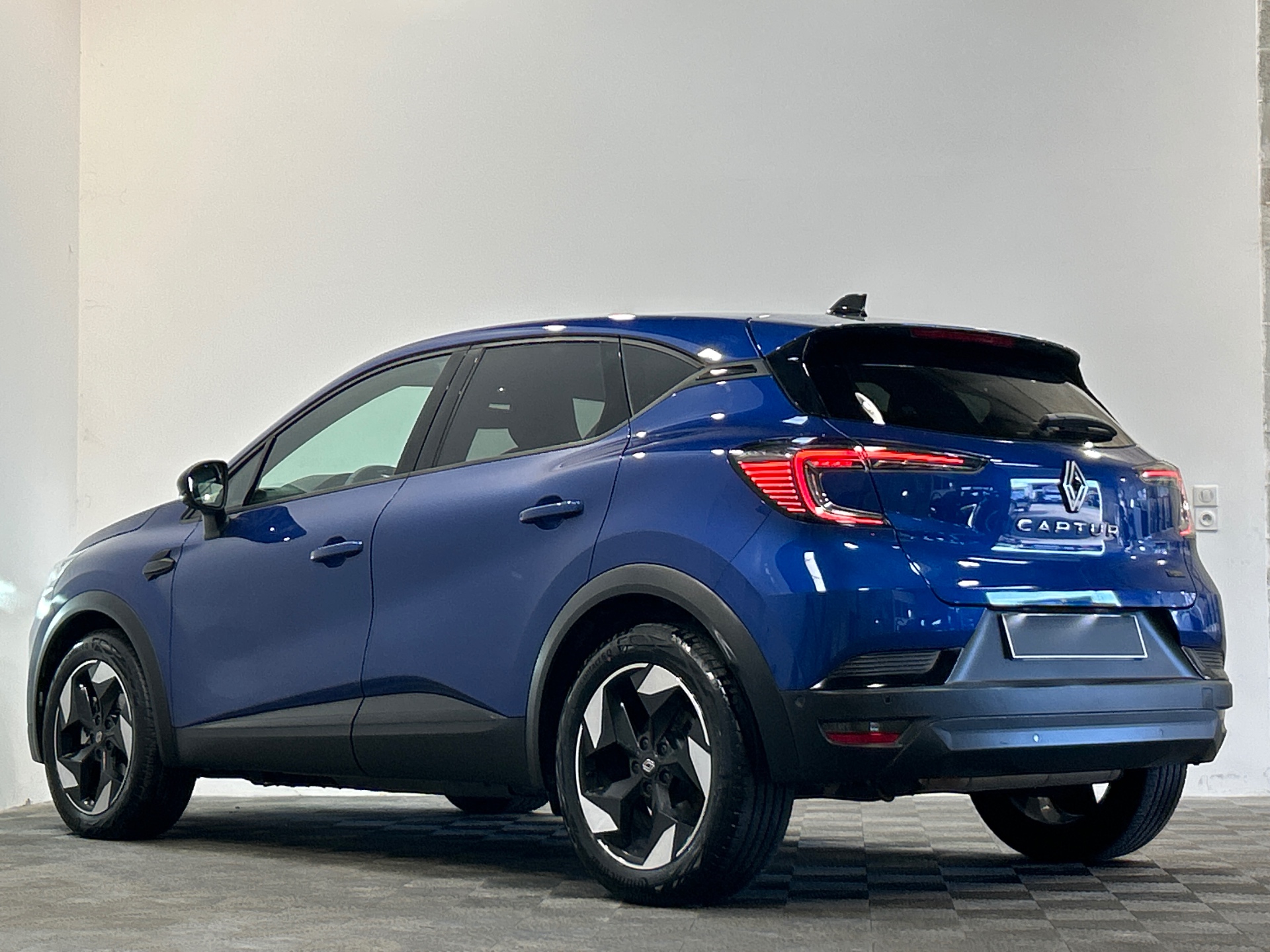 Photo 4 du véhicule RENAULT CAPTUR