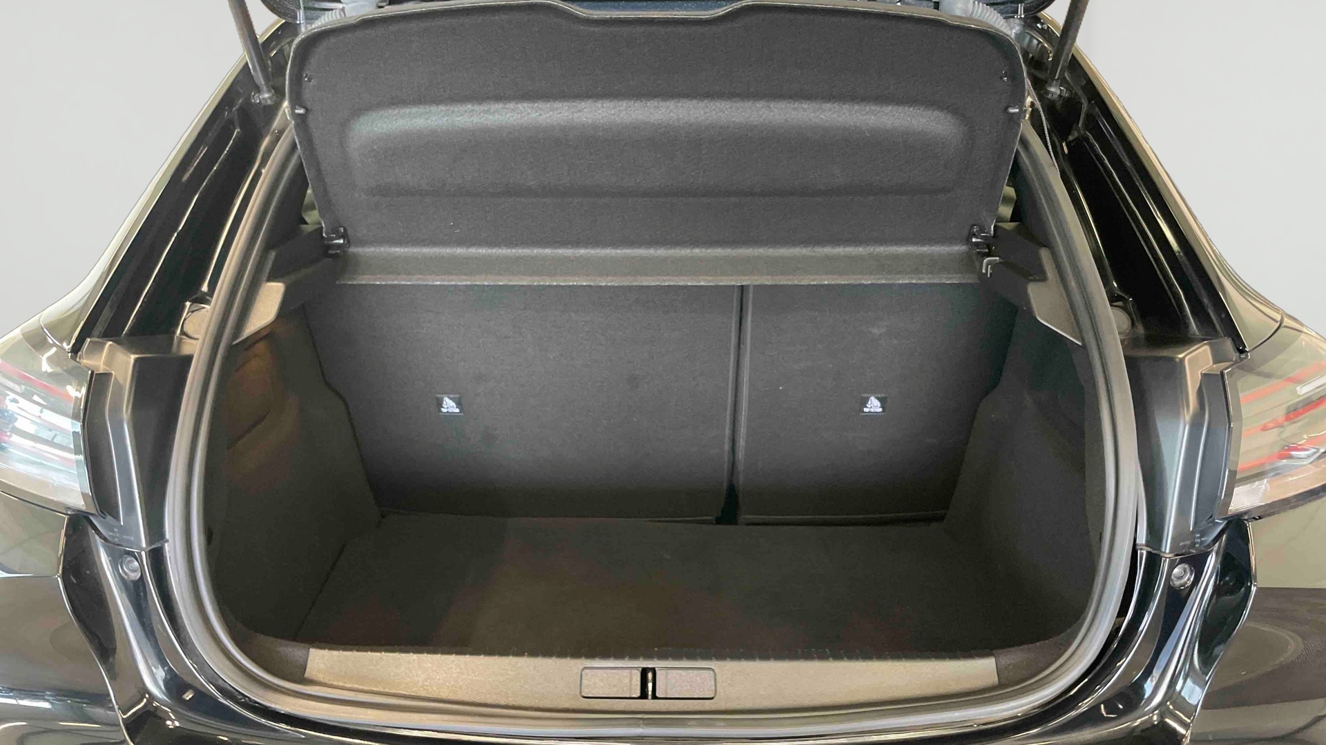 Photo 7 du véhicule PEUGEOT 208