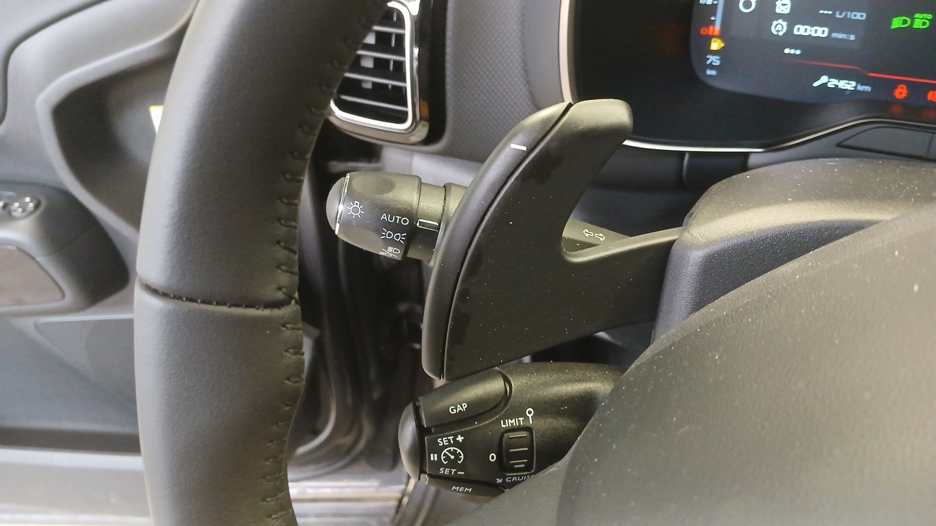 Photo 17 du véhicule CITROEN C5 AIRCROSS