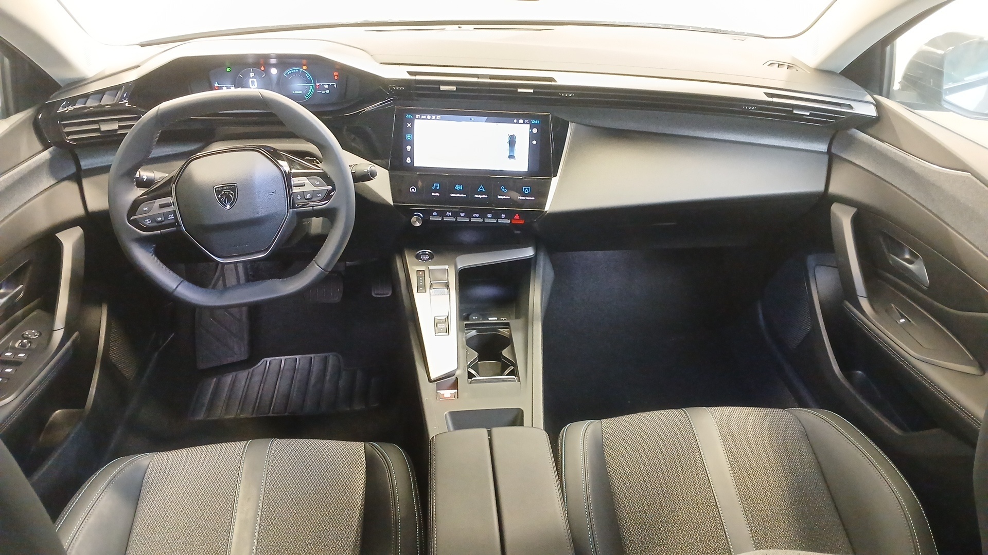 Photo 26 du véhicule PEUGEOT 408