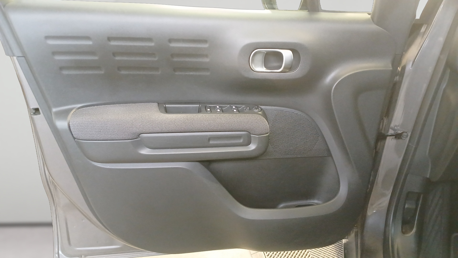 Photo 8 du véhicule CITROEN C3 AIRCROSS