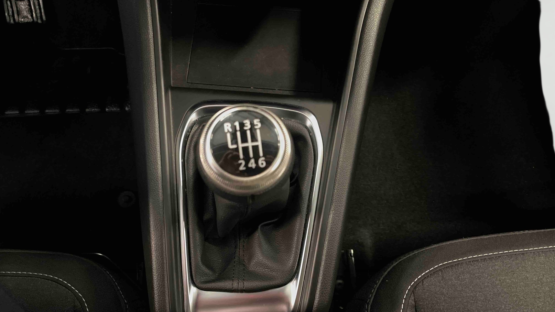 Photo 18 du véhicule RENAULT CAPTUR