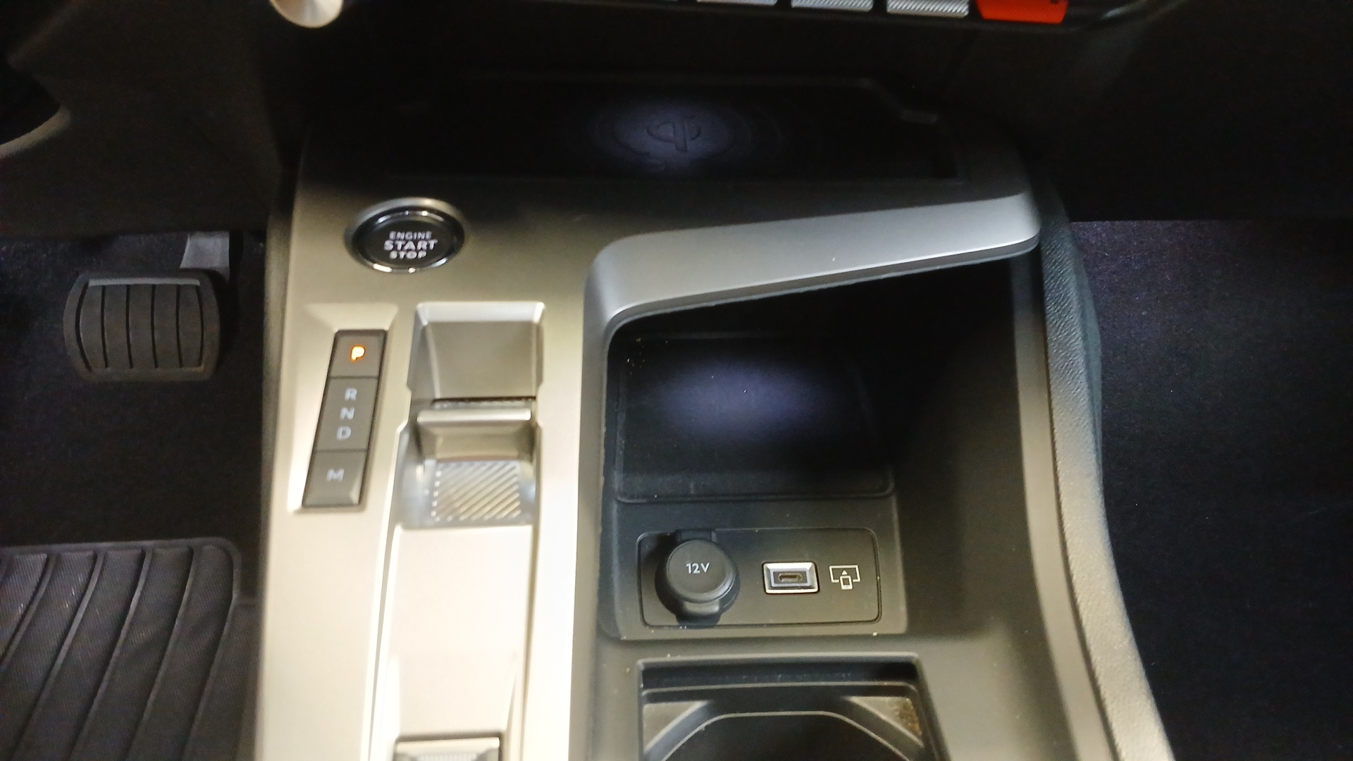 Photo 22 du véhicule PEUGEOT 408