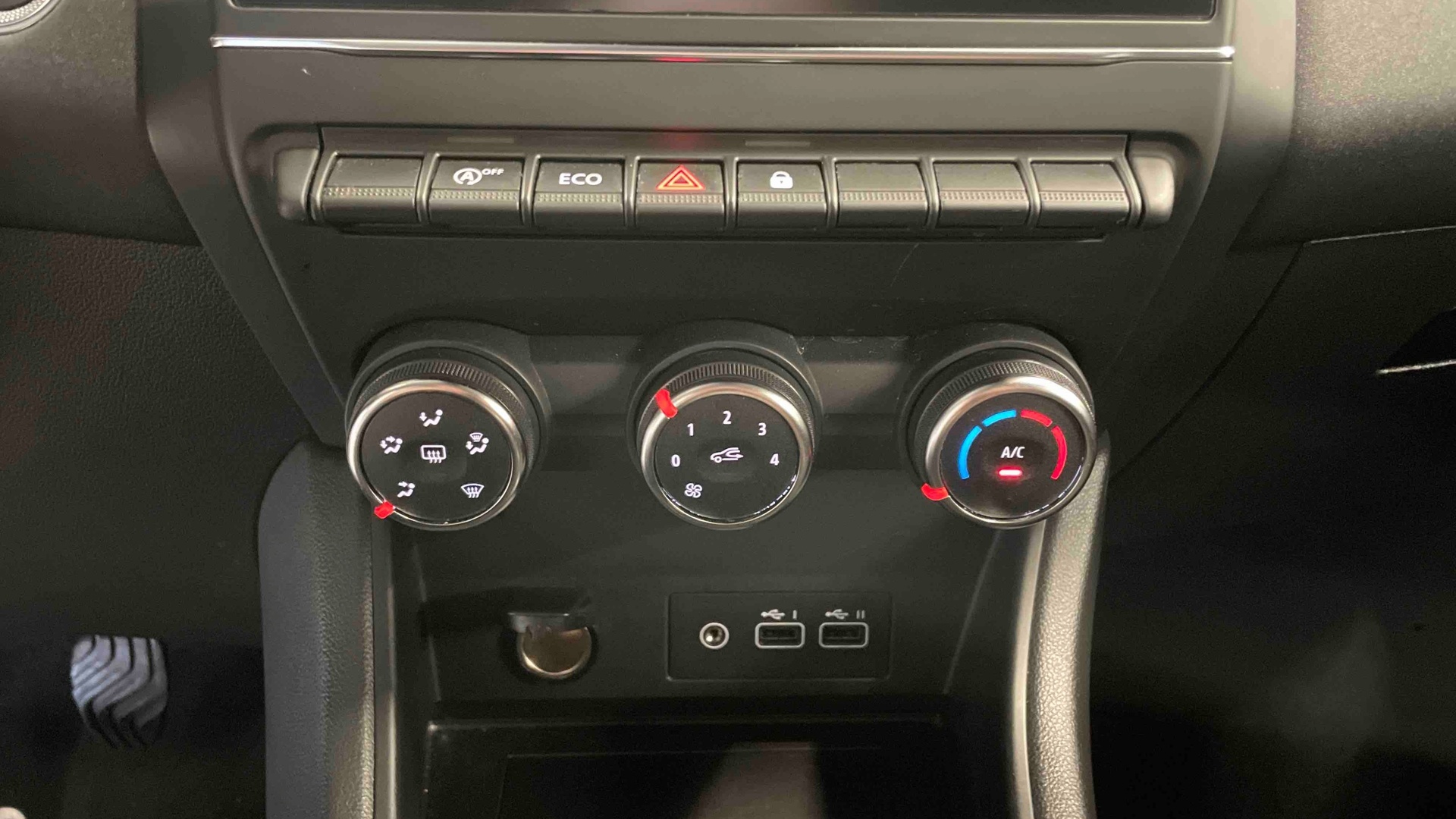 Photo 14 du véhicule RENAULT CAPTUR