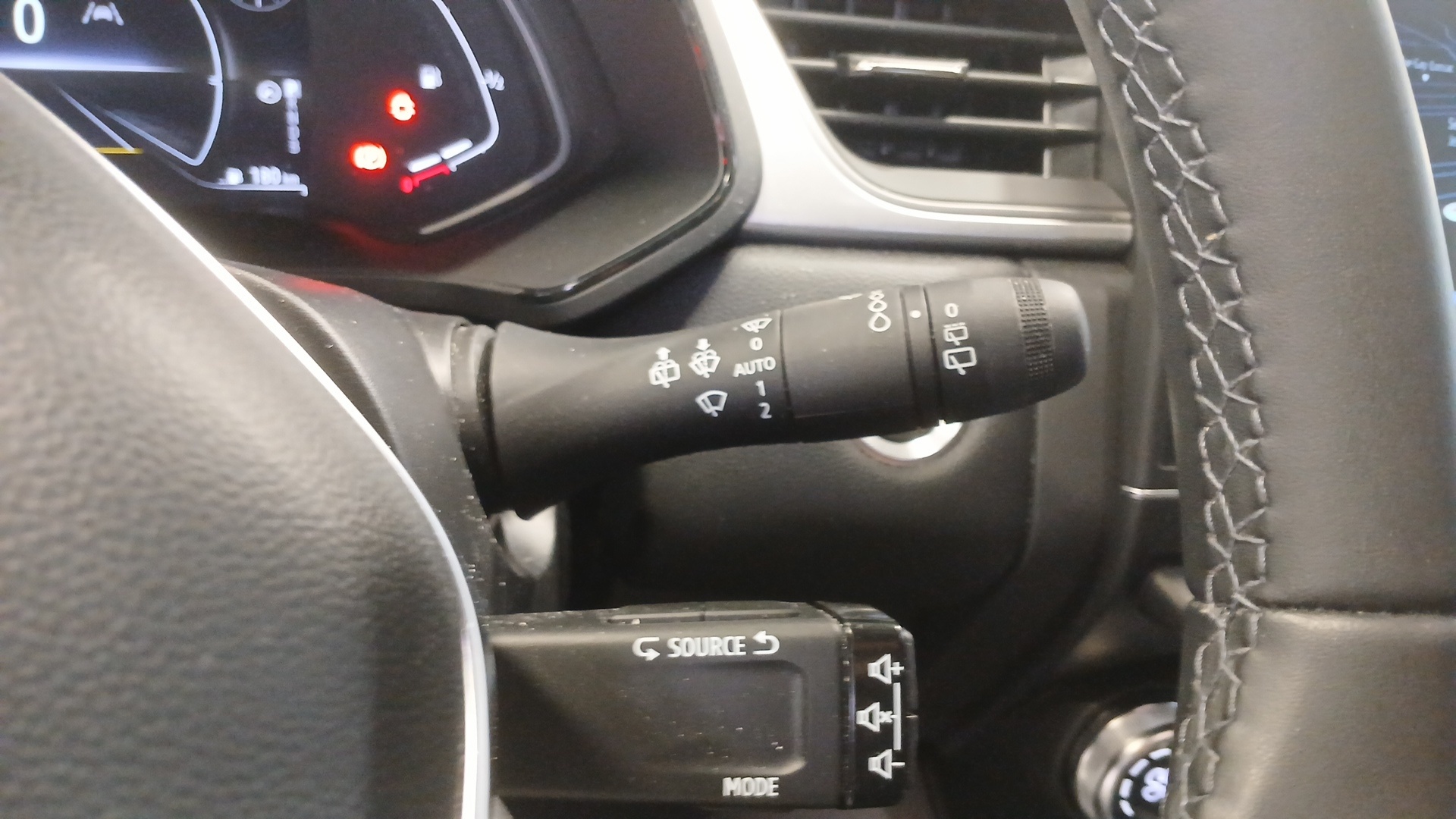 Photo 15 du véhicule RENAULT CAPTUR