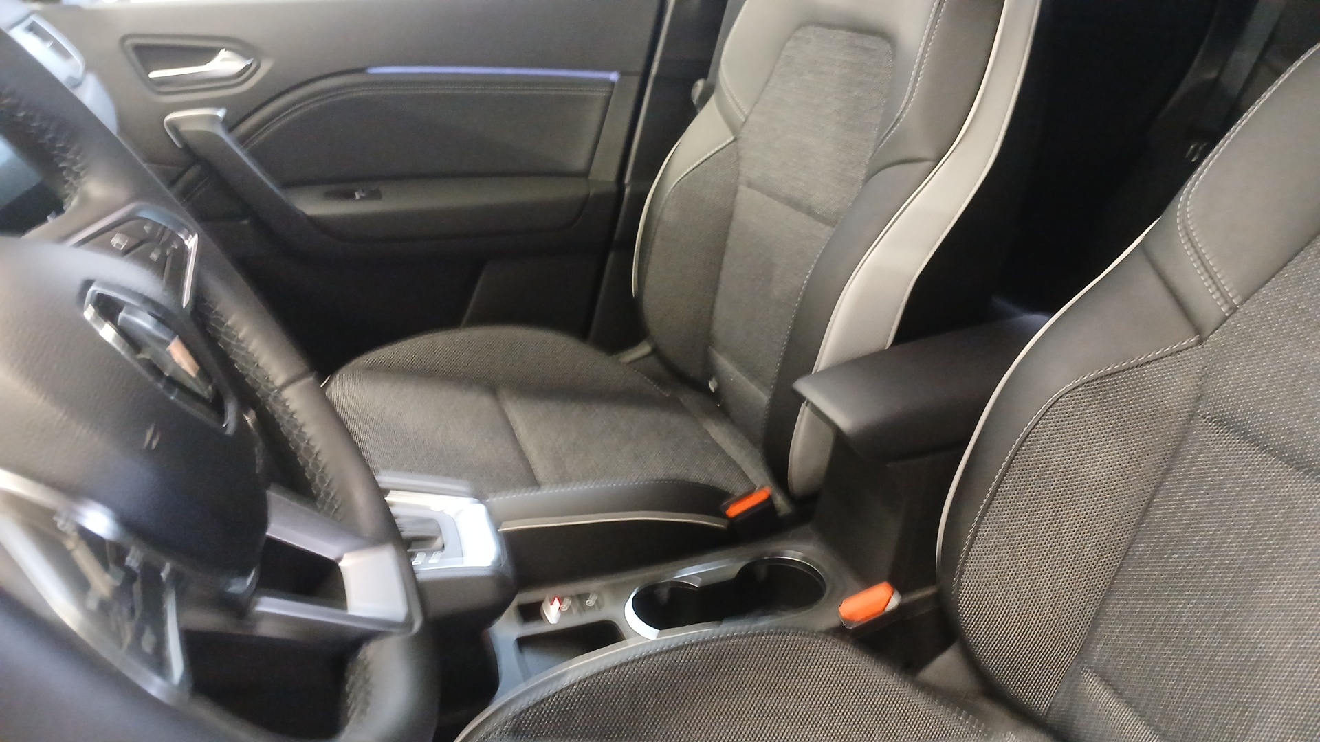 Photo 25 du véhicule RENAULT CAPTUR