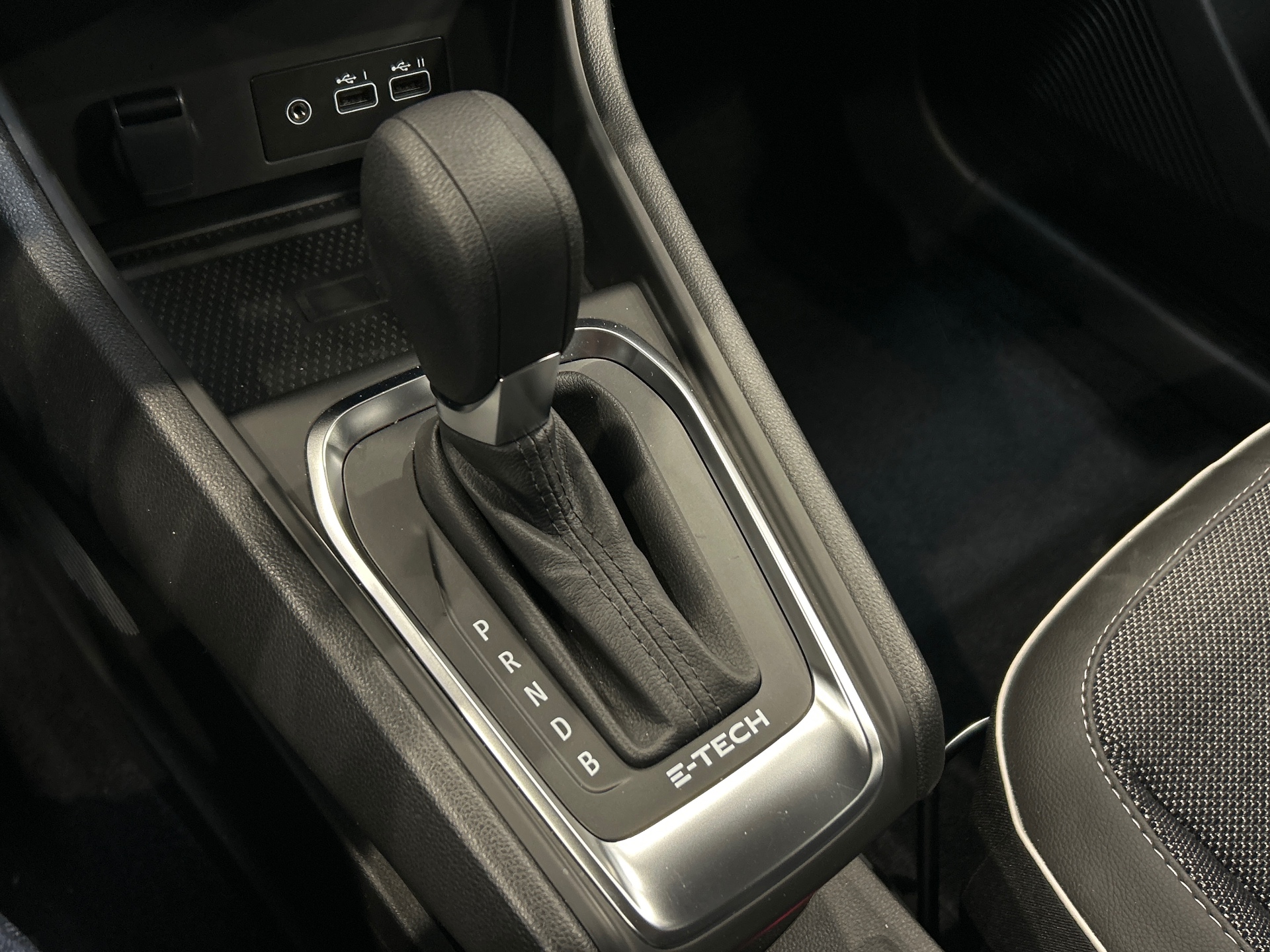 Photo 17 du véhicule RENAULT CAPTUR