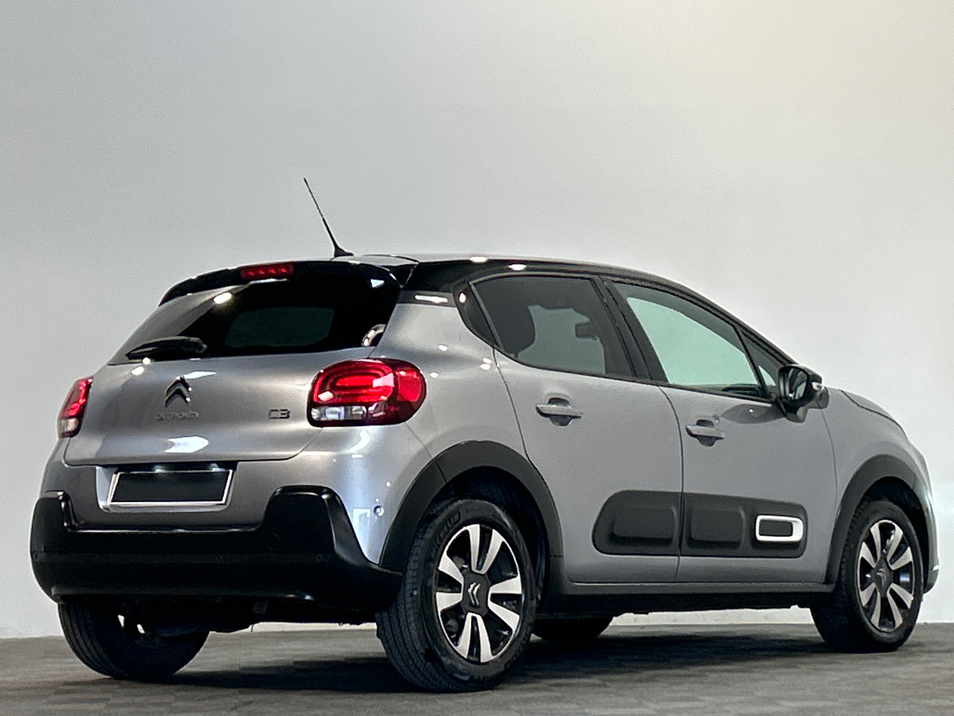 Photo 3 du véhicule CITROEN C3
