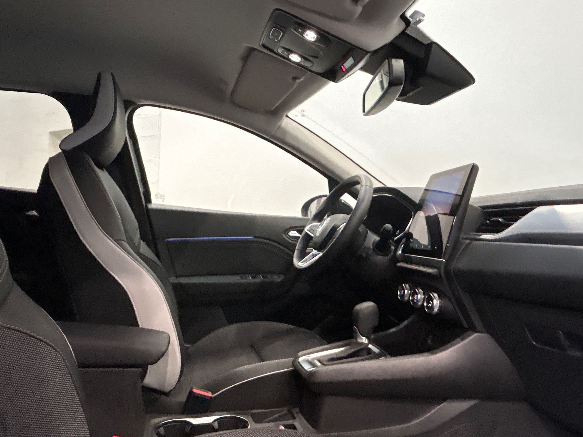 Photo 19 du véhicule RENAULT CAPTUR