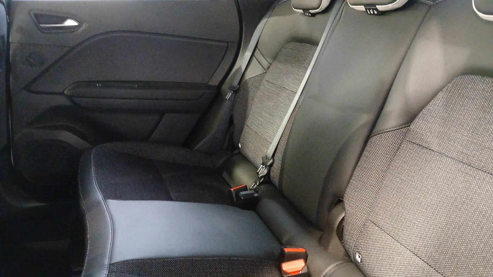 Photo 26 du véhicule RENAULT CAPTUR