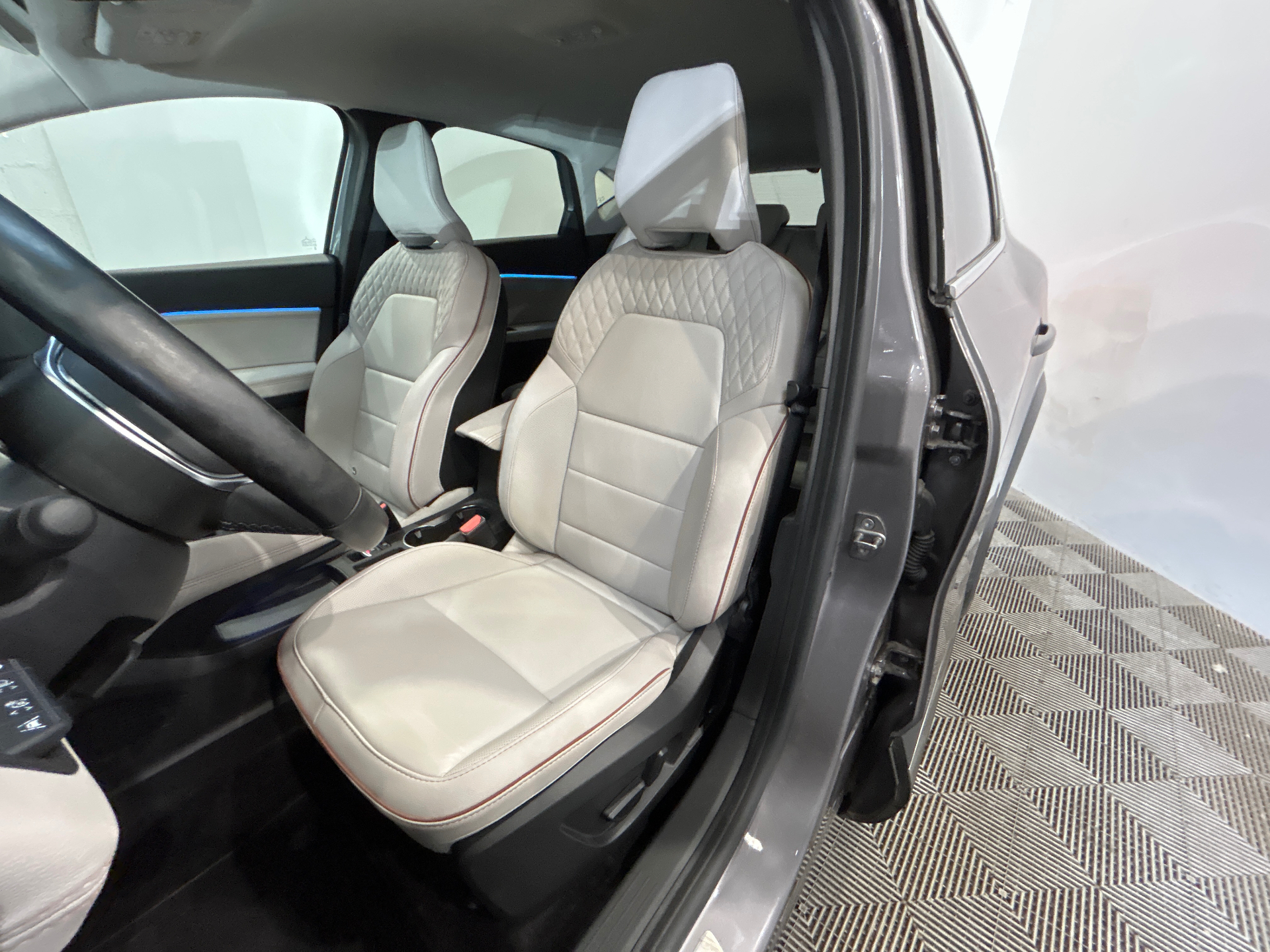 Photo 9 du véhicule RENAULT CAPTUR