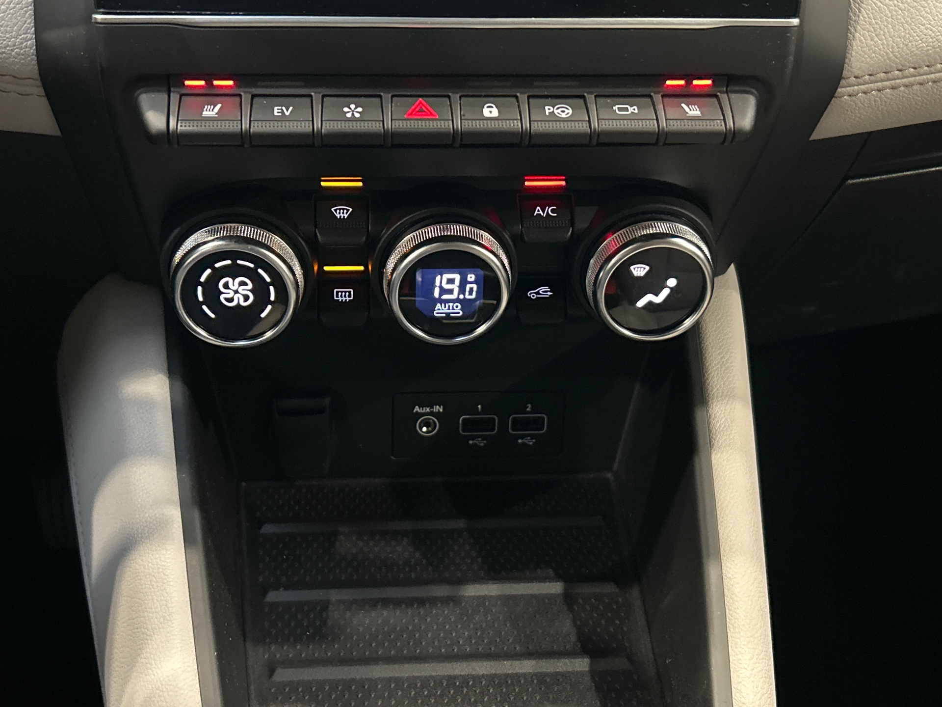 Photo 17 du véhicule RENAULT CAPTUR