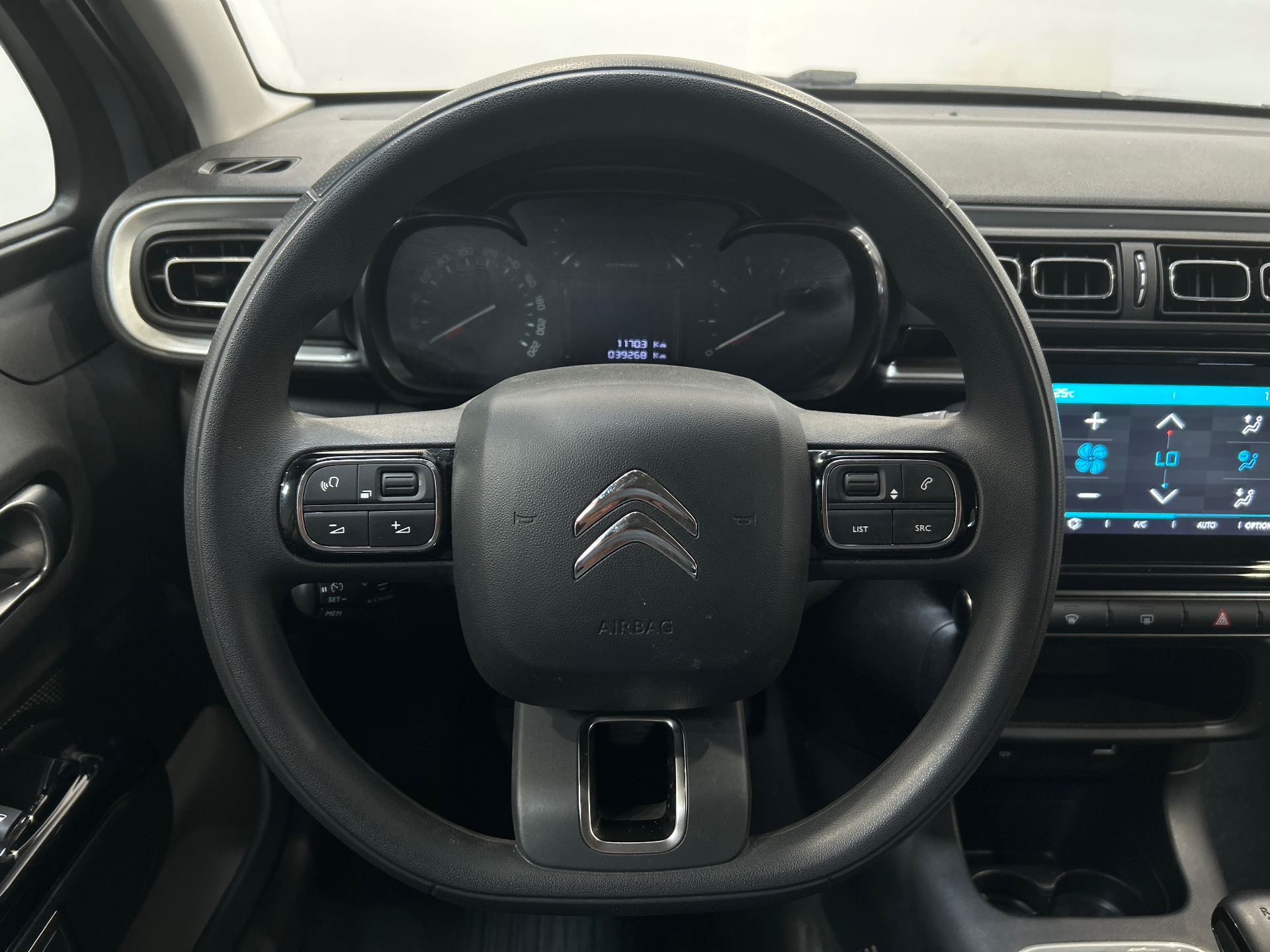 Photo 11 du véhicule CITROEN C3