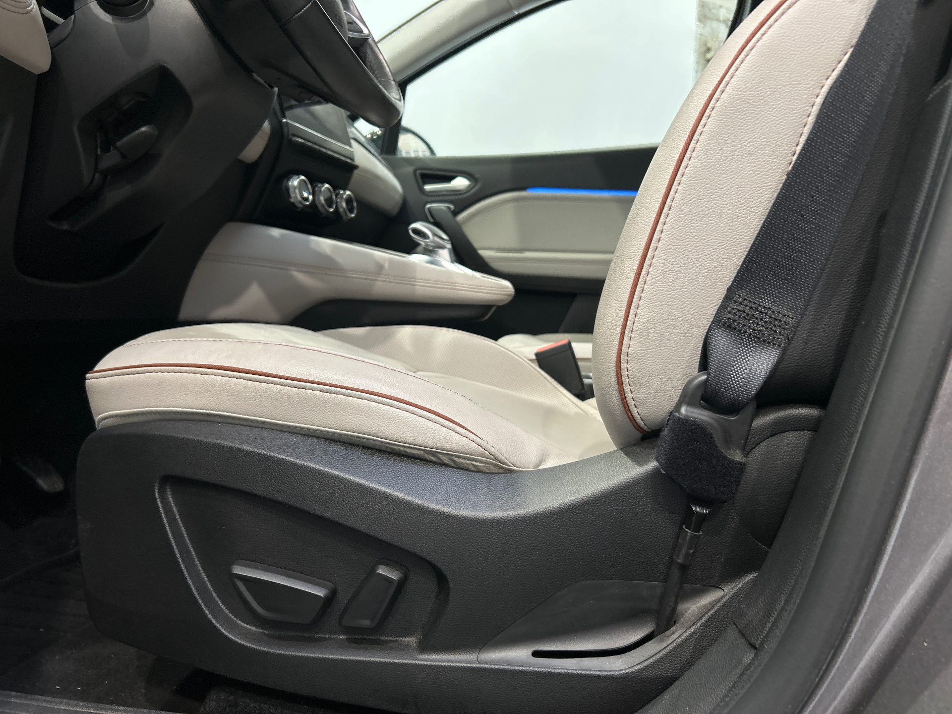 Photo 33 du véhicule RENAULT CAPTUR