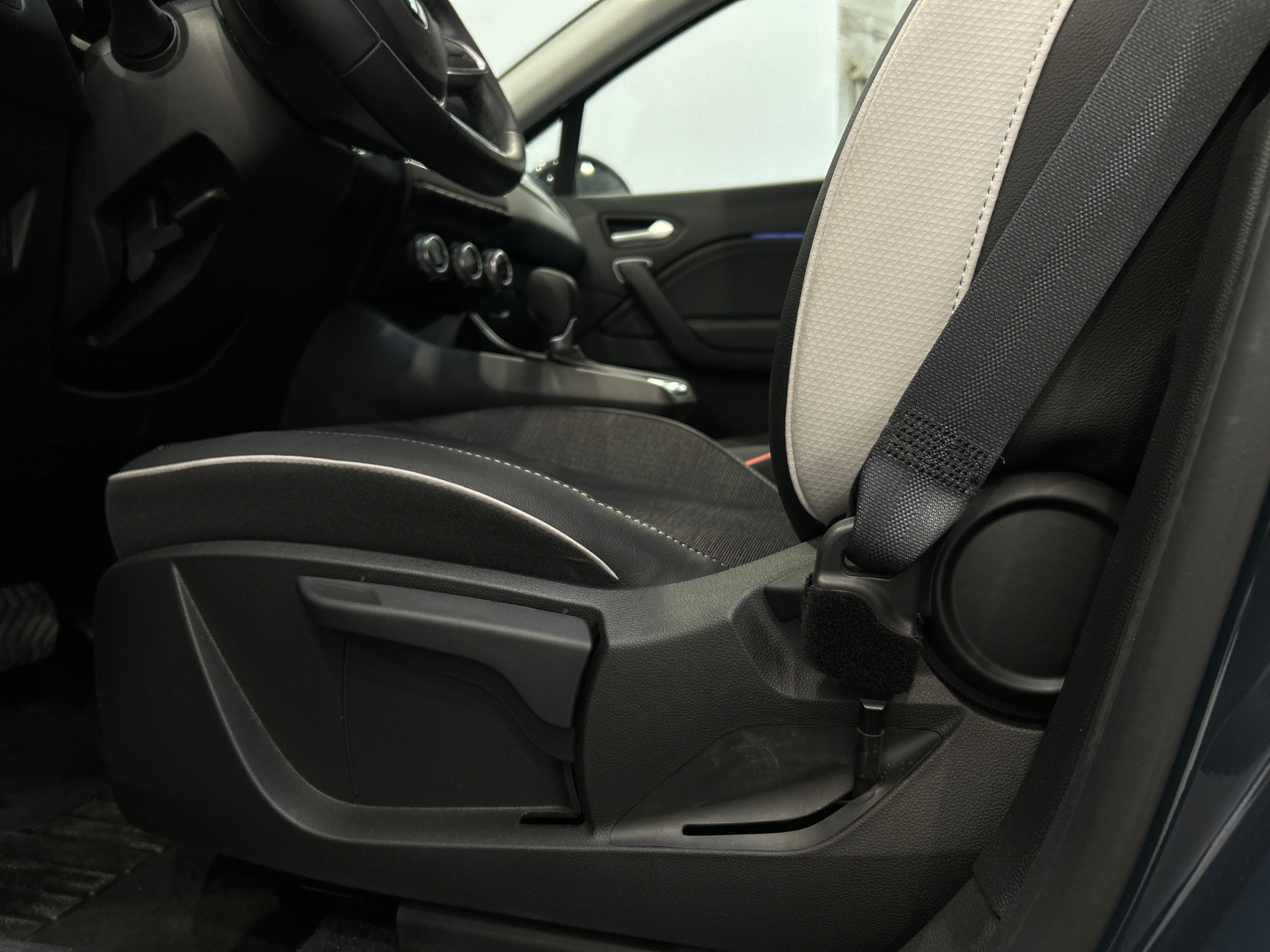 Photo 32 du véhicule RENAULT CAPTUR