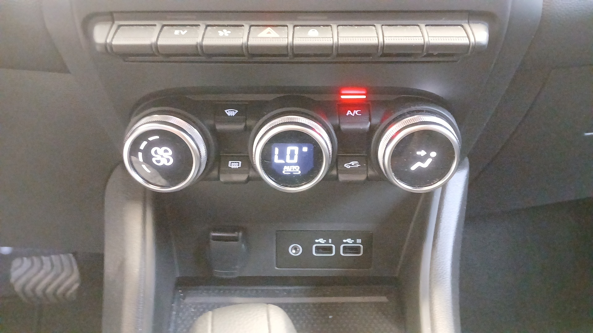 Photo 24 du véhicule RENAULT CAPTUR