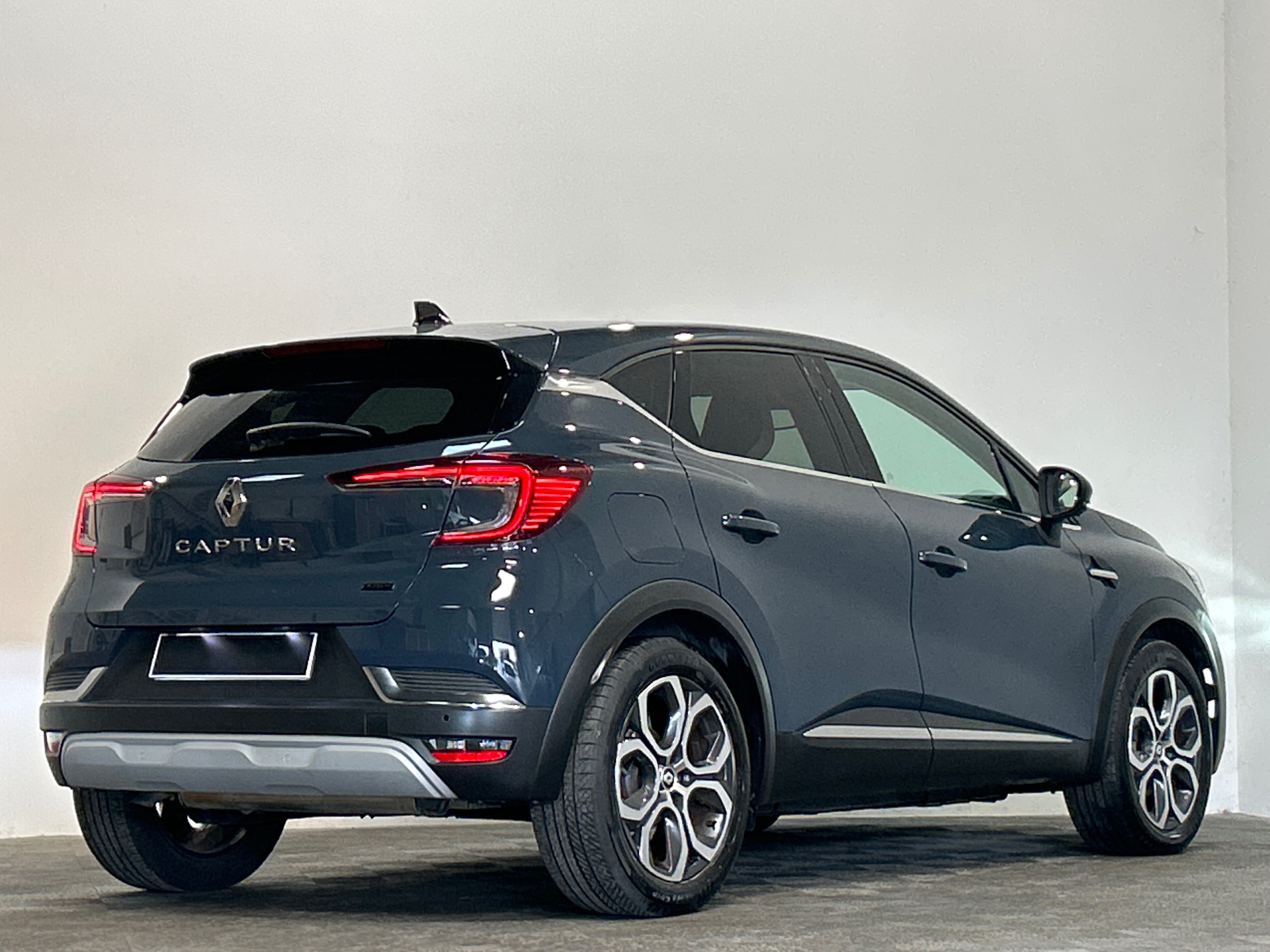 Photo 3 du véhicule RENAULT CAPTUR