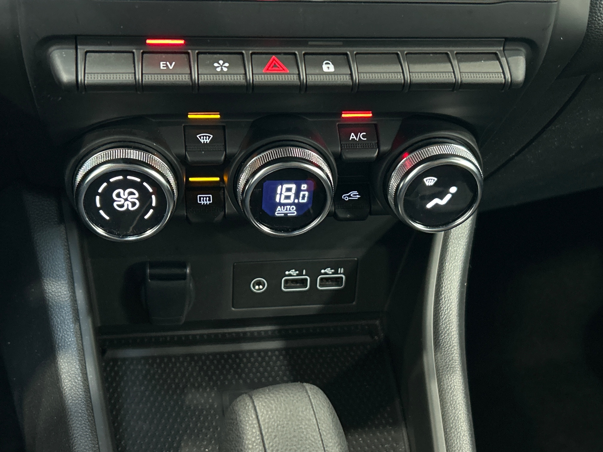 Photo 16 du véhicule RENAULT CAPTUR