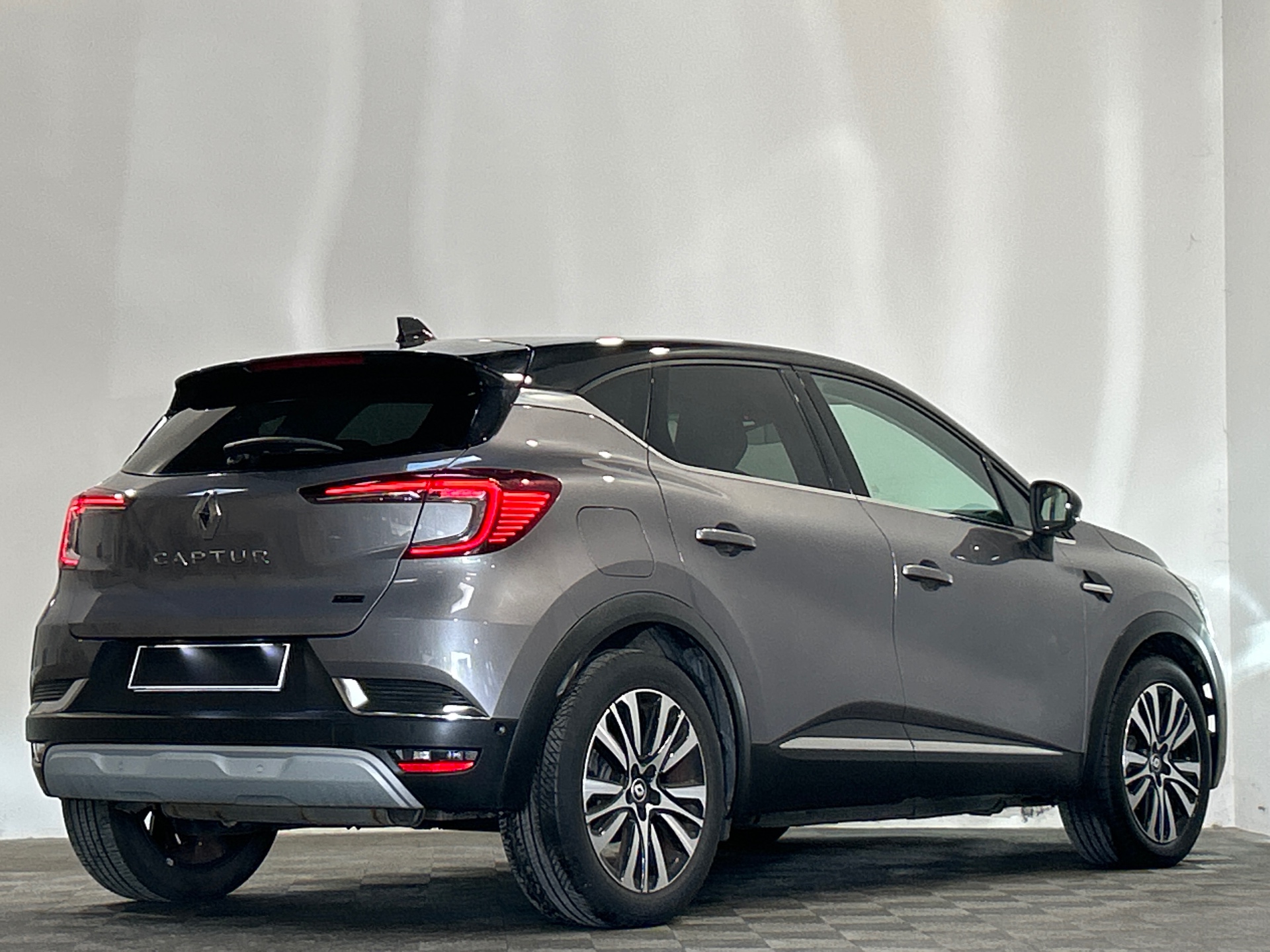 Photo 3 du véhicule RENAULT CAPTUR