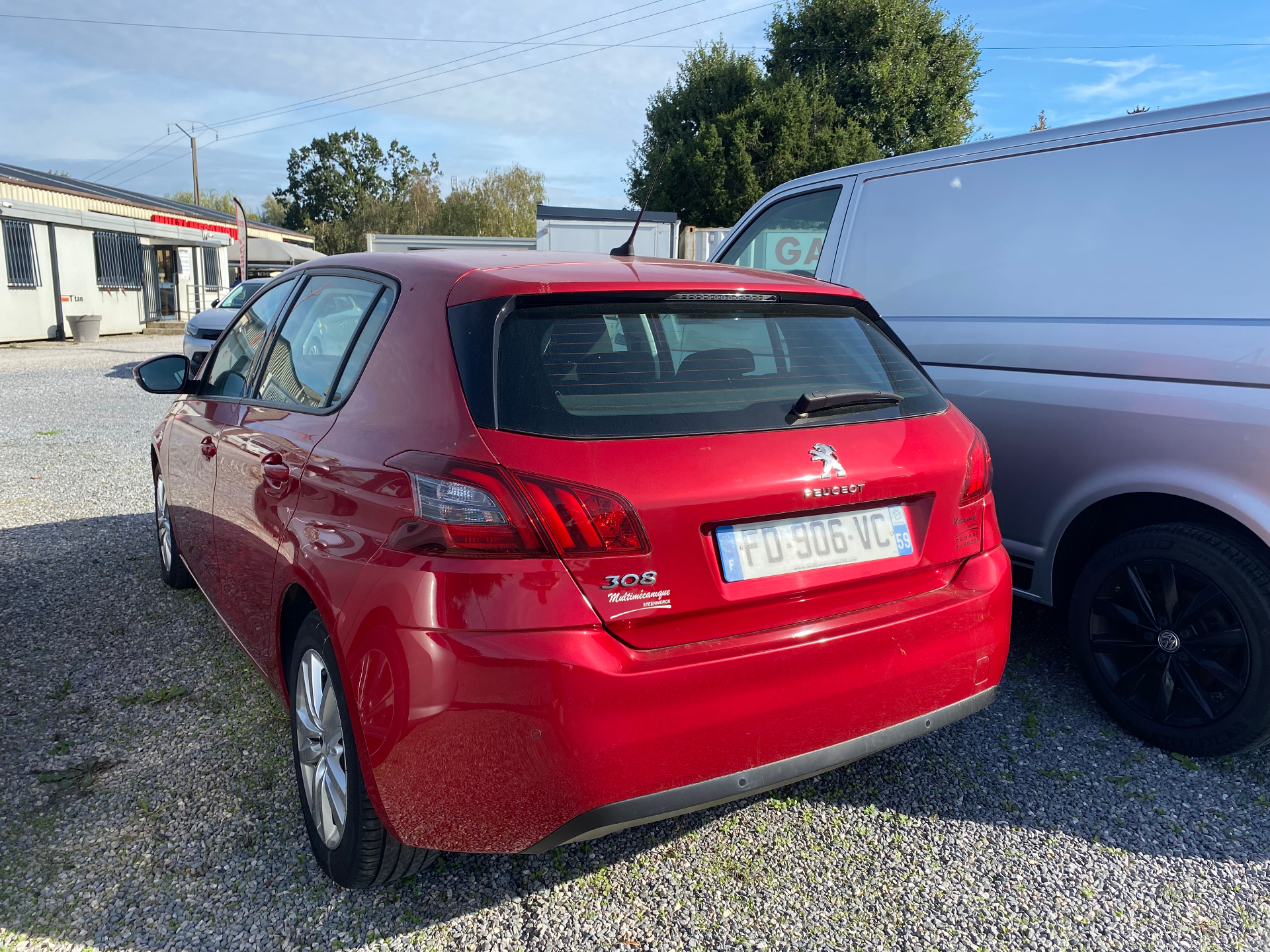 PEUGEOT
