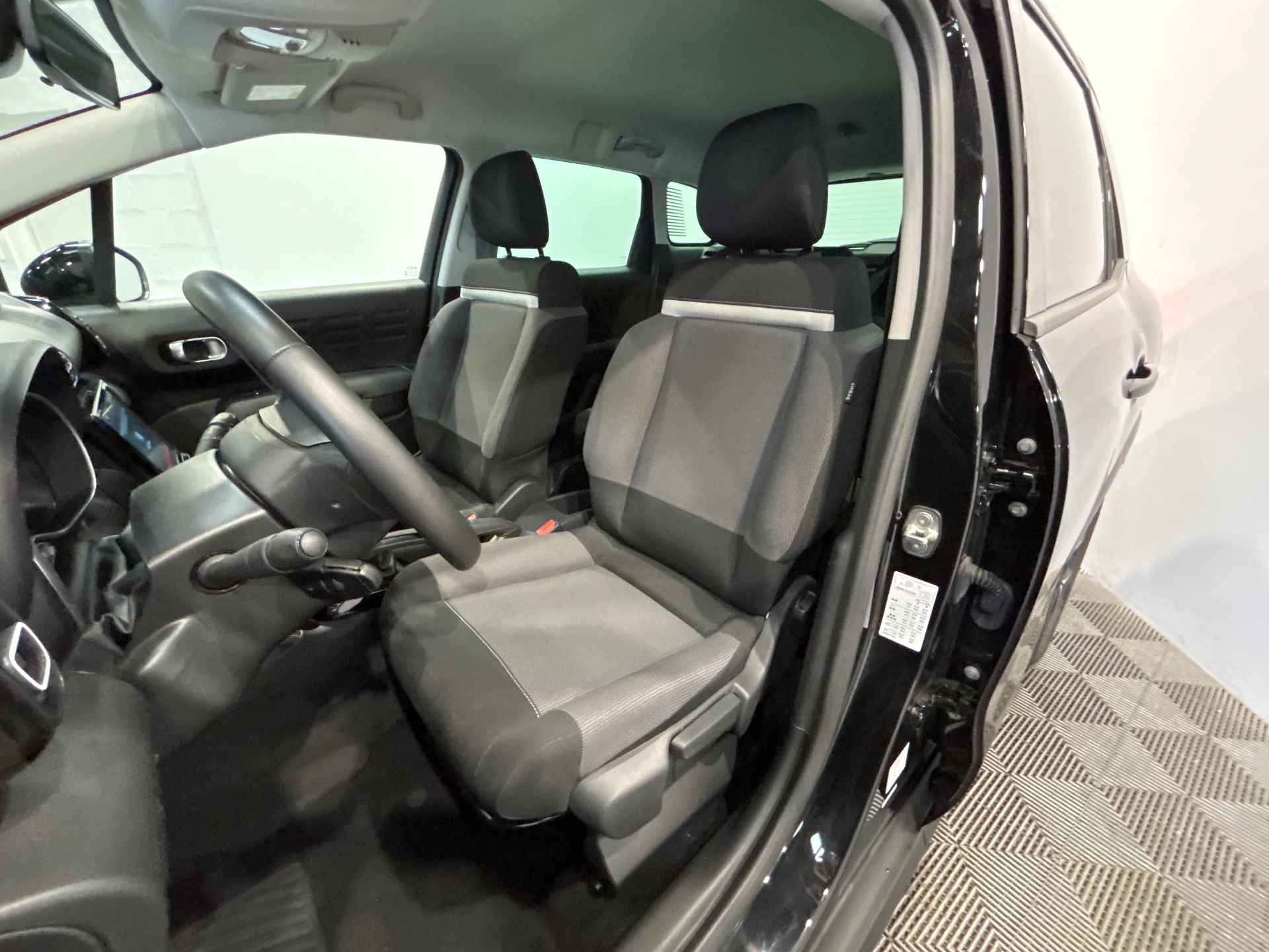Photo 9 du véhicule CITROEN C3 AIRCROSS
