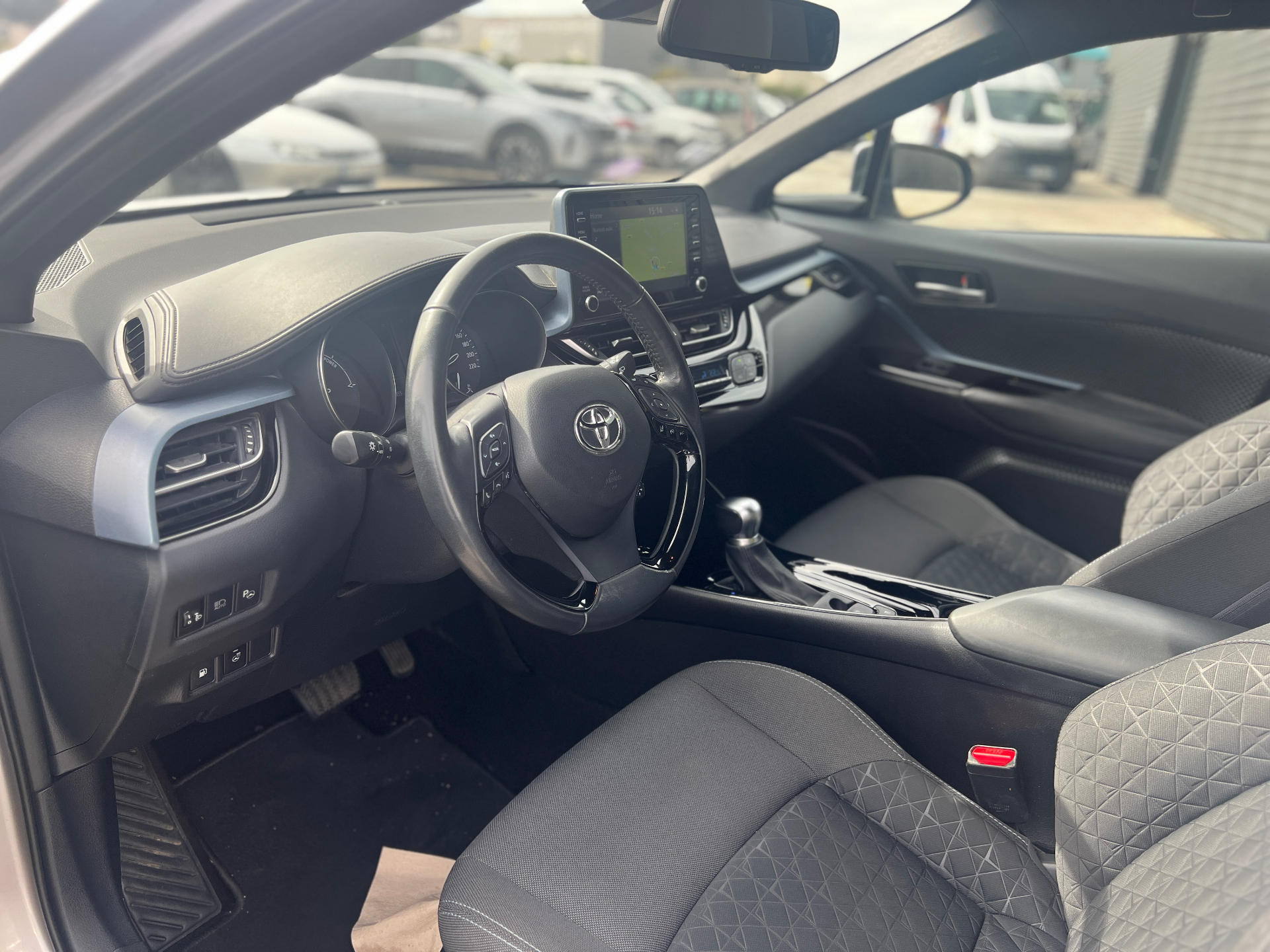 TOYOTA C-HR HYBRIDE MY20 2020 — photo 8