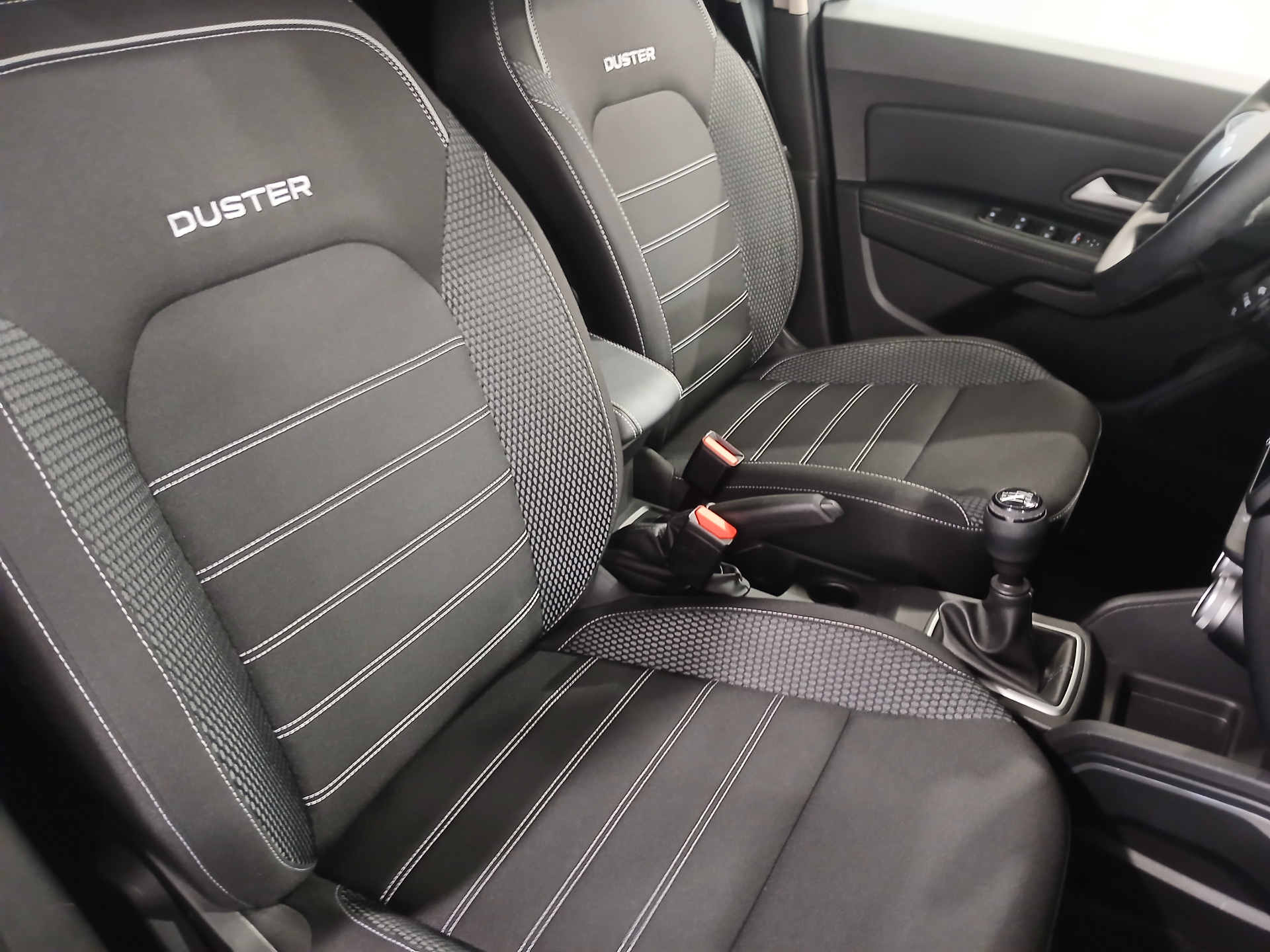 Photo 7 du véhicule DACIA DUSTER