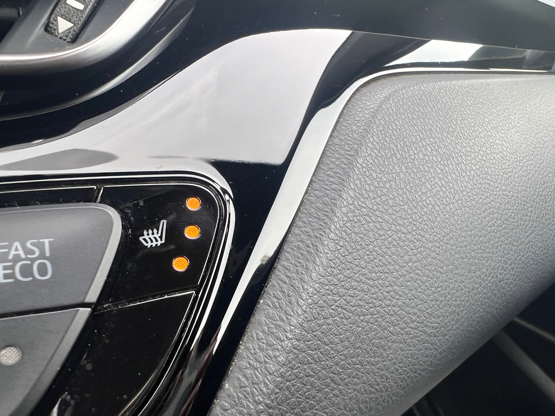 TOYOTA C-HR HYBRIDE MY20 2020 — photo 15