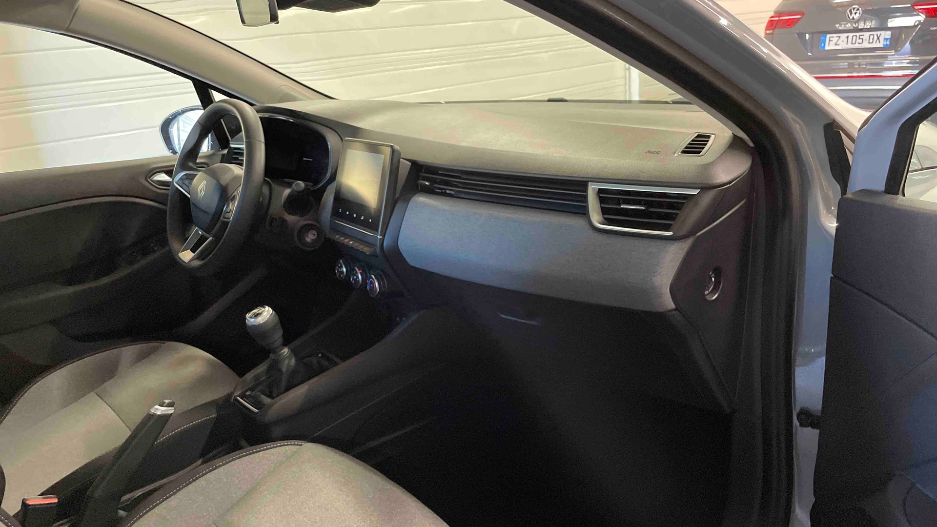 Photo 10 du véhicule RENAULT CLIO V