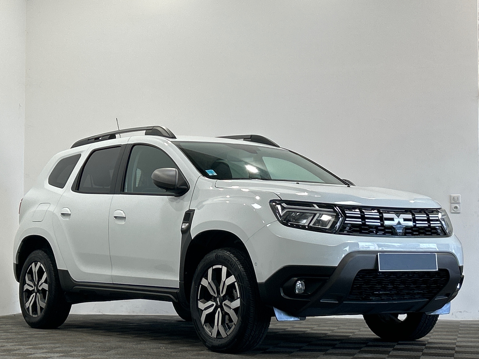 Photo 2 du véhicule DACIA DUSTER