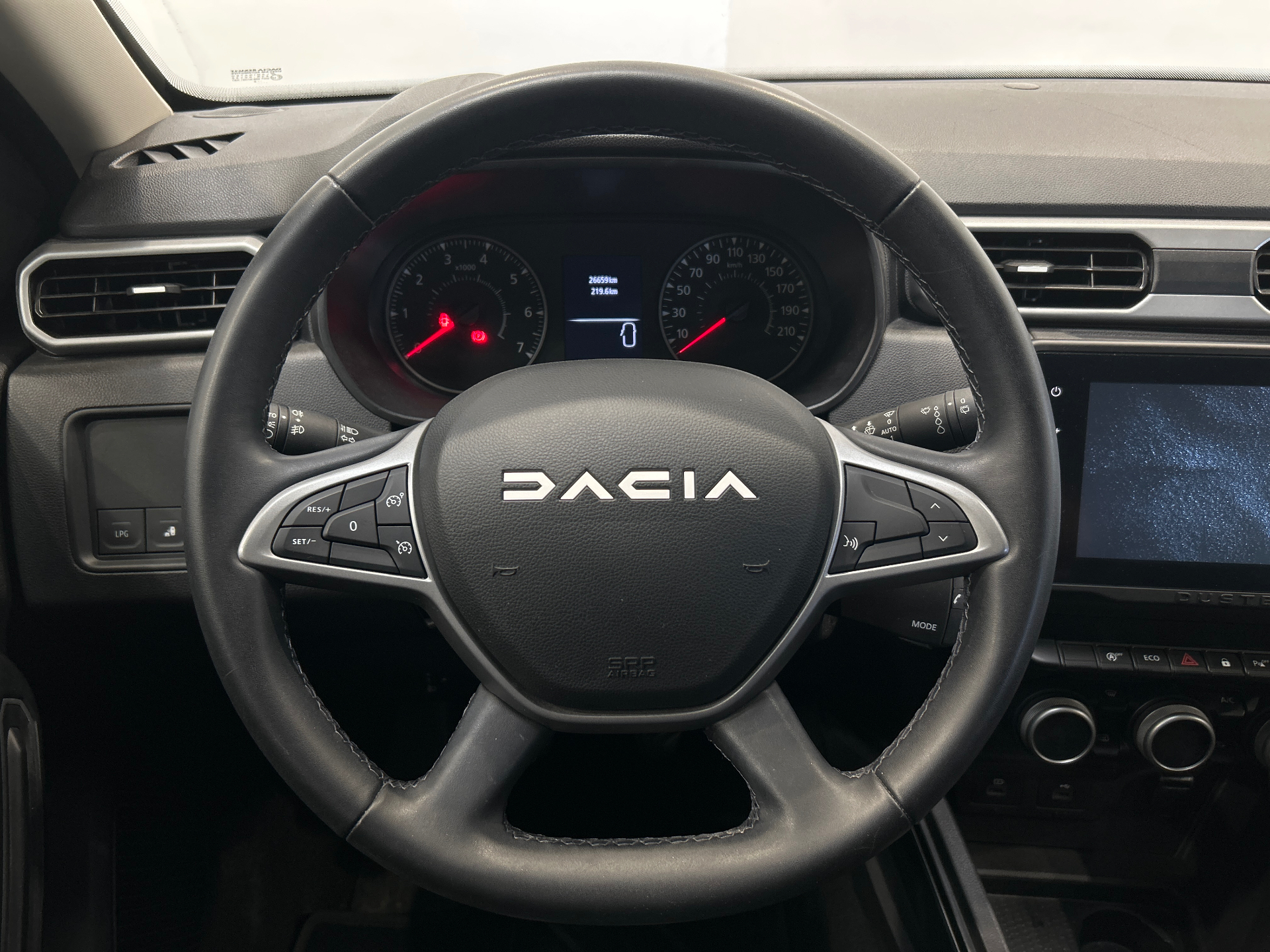 Photo 11 du véhicule DACIA DUSTER