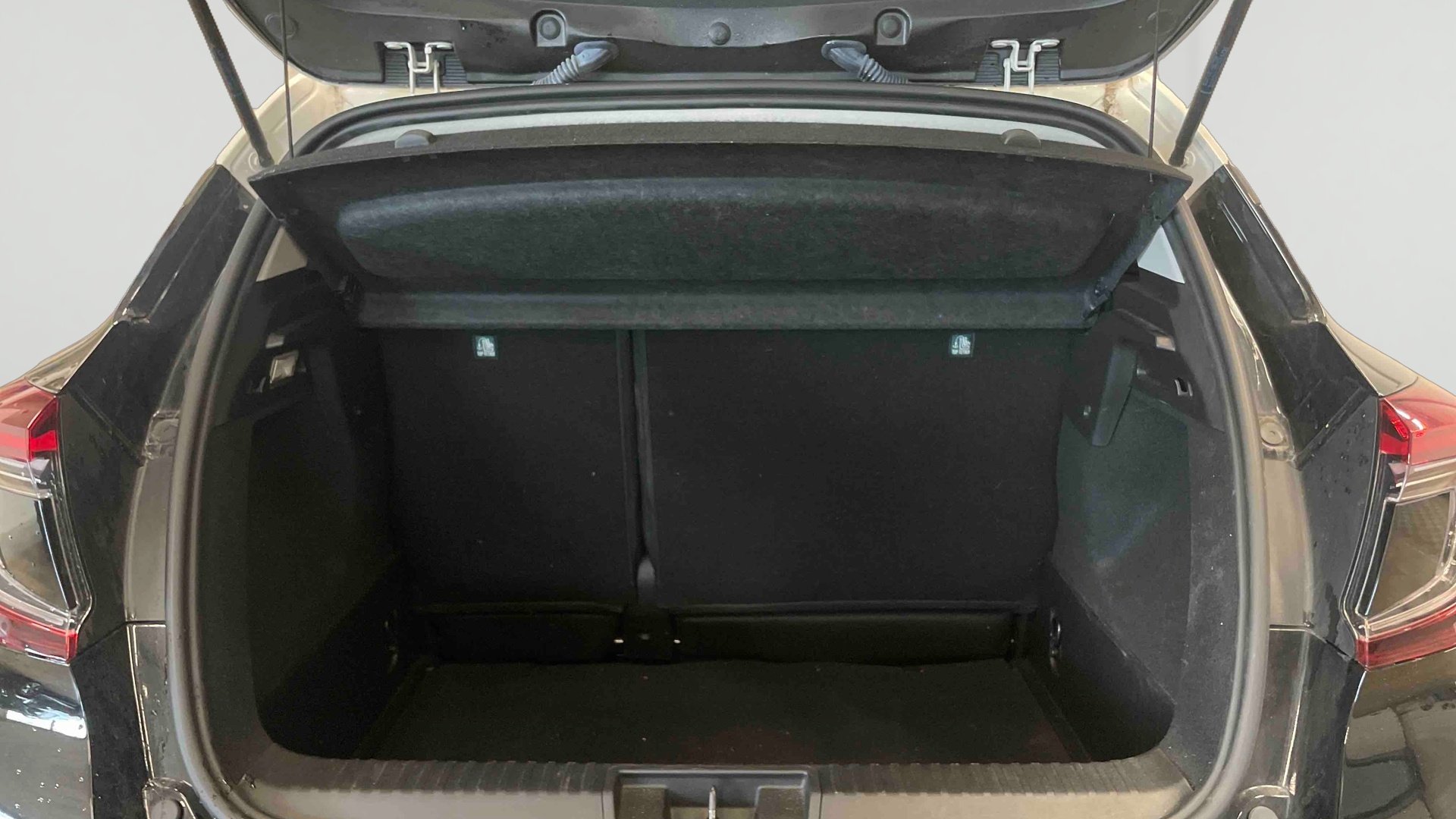 Photo 7 du véhicule RENAULT CAPTUR
