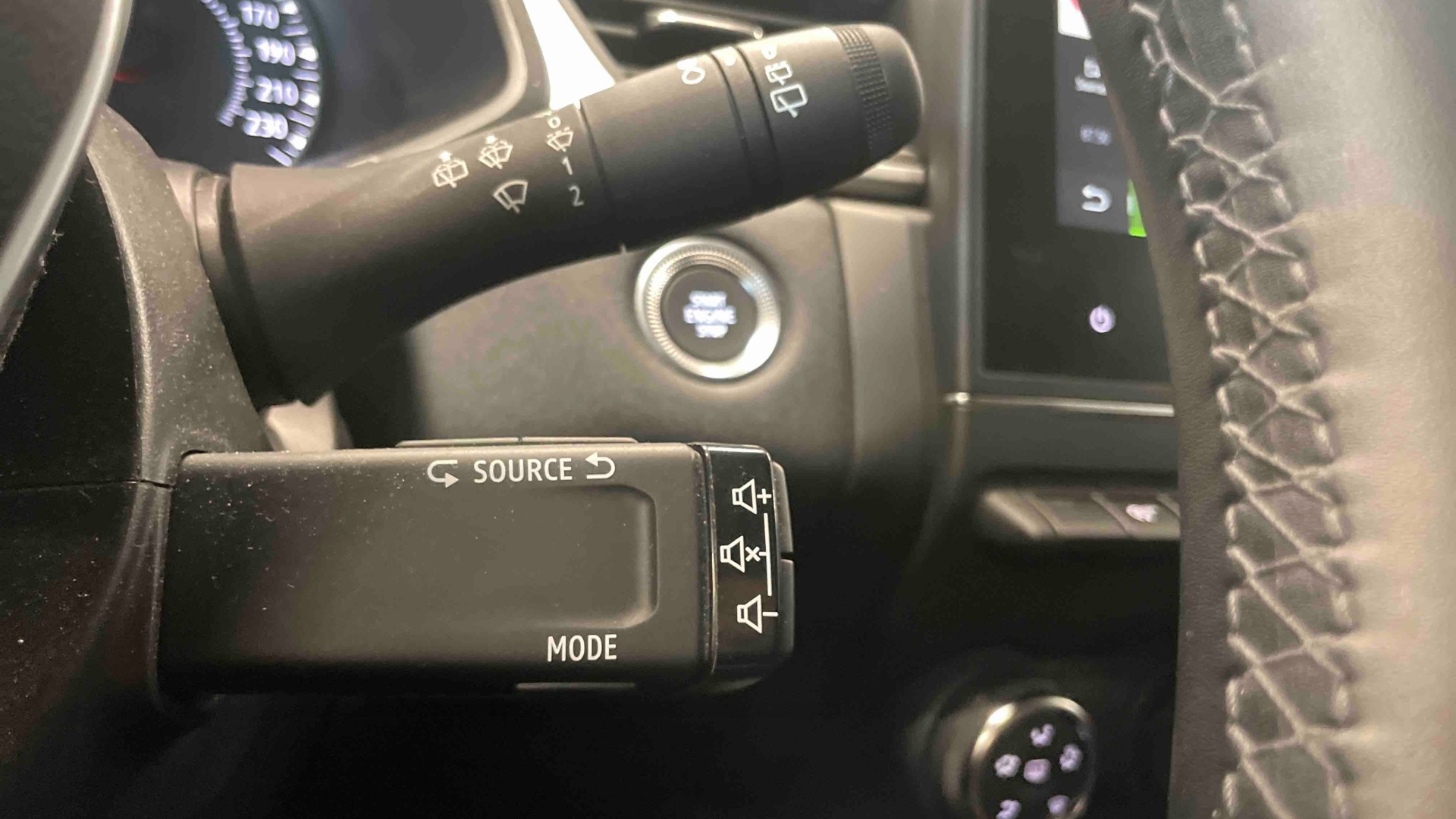 Photo 20 du véhicule RENAULT CAPTUR