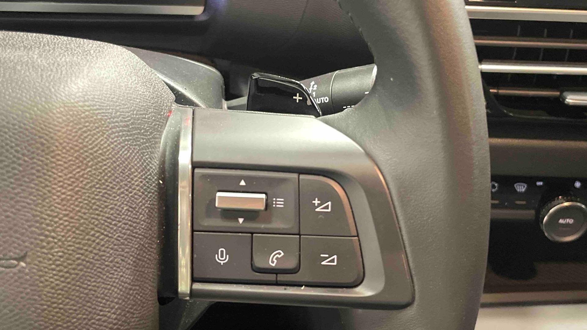 Photo 17 du véhicule CITROEN C4