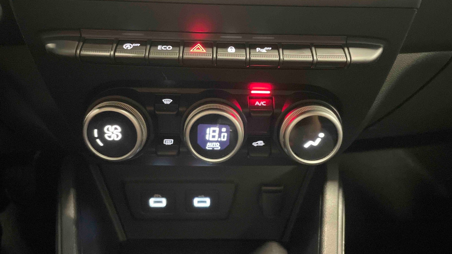 Photo 17 du véhicule DACIA DUSTER