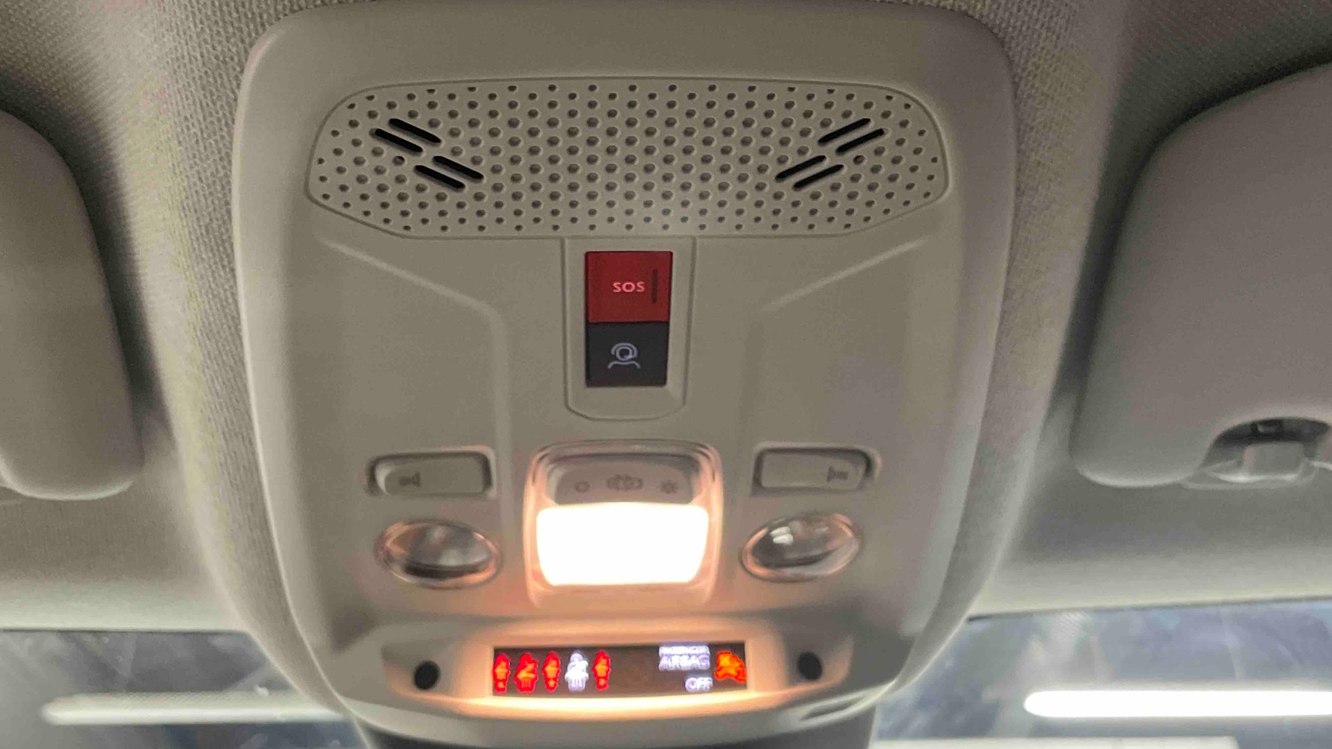 Photo 23 du véhicule CITROEN C4